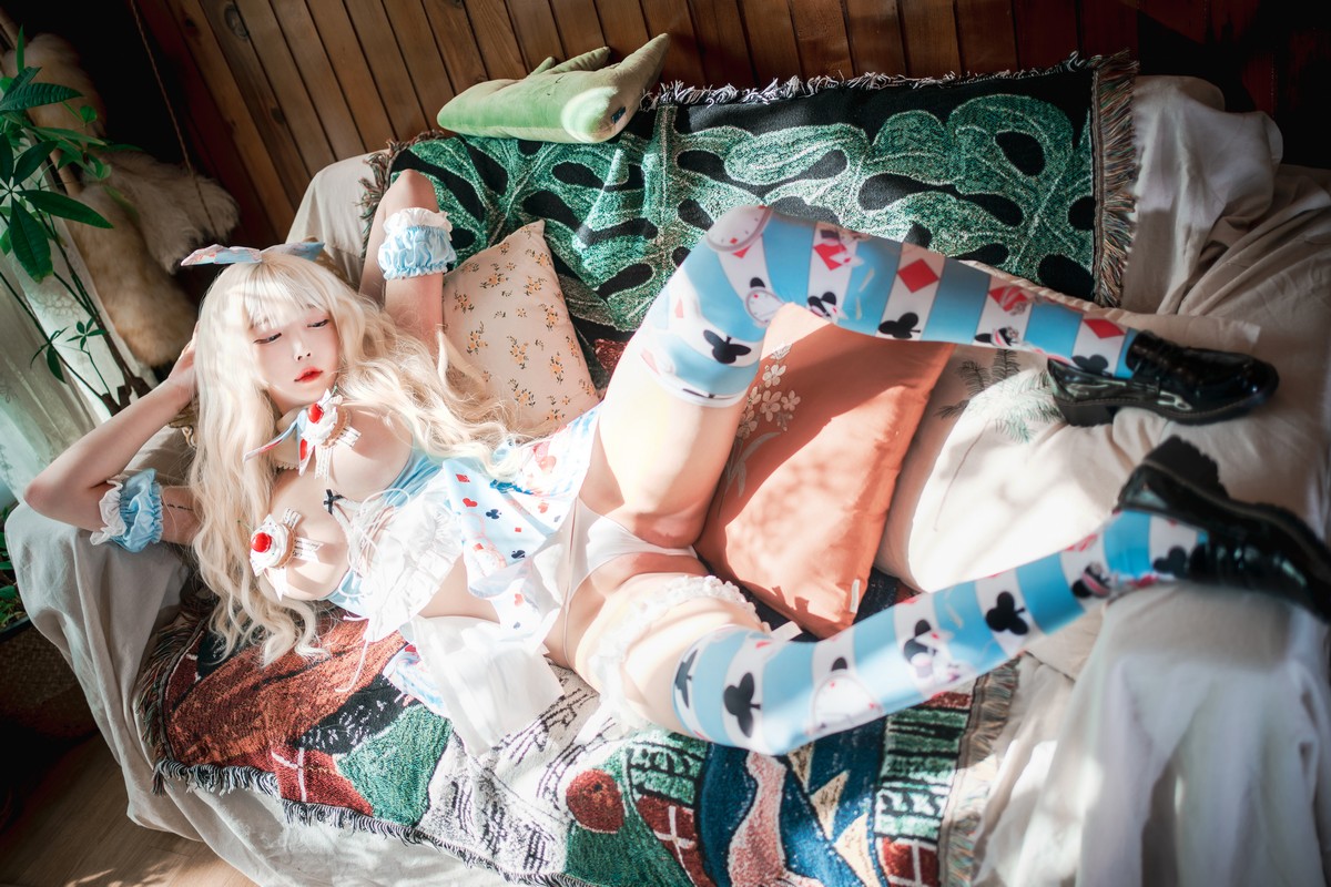 xgyw.top_[DJAWA]No.161_模特Aram_Creamy Alice主题私房床上性感情趣服饰秀豪乳翘臀诱惑写真136P