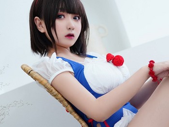 动漫博主恩田直幸夏日泳装白雪姬主题私人性感服饰配白丝袜秀美腿骚扰写真40P