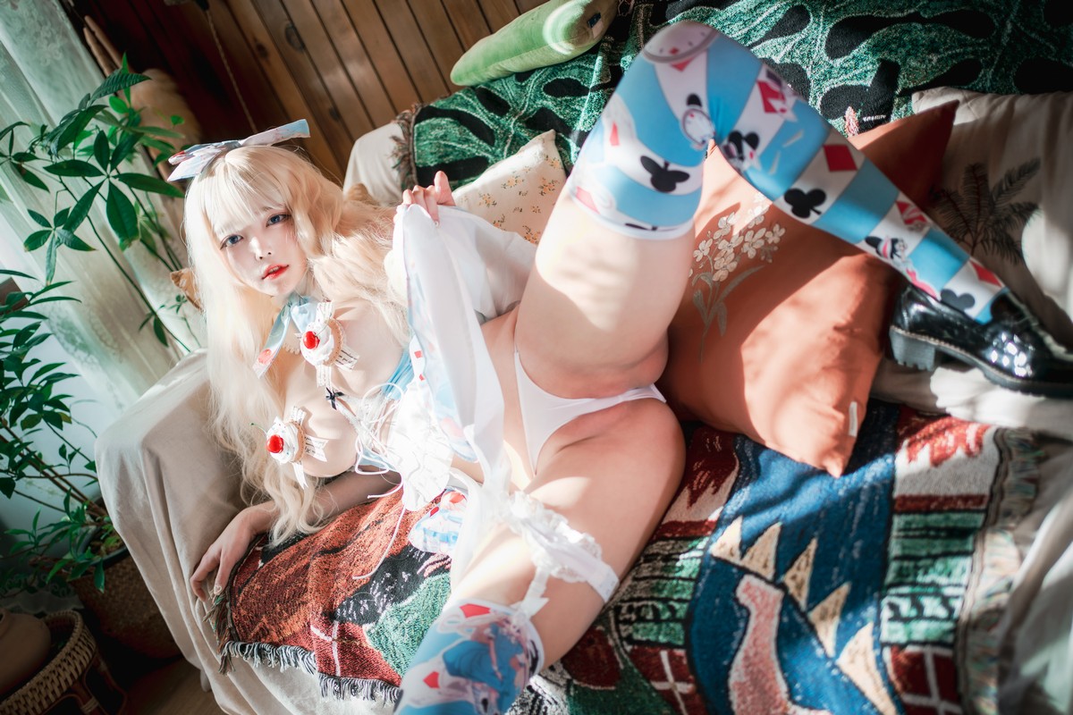 xgyw.top_[DJAWA]No.161_模特Aram_Creamy Alice主题私房床上性感情趣服饰秀豪乳翘臀诱惑写真136P