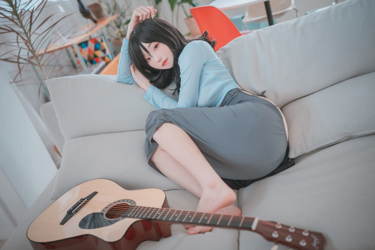 xgyw.top_[DJAWA]No.165_模特Bambi_iila illa主题私房性感吉他妹妹服饰半脱露火辣身材诱惑写真144P