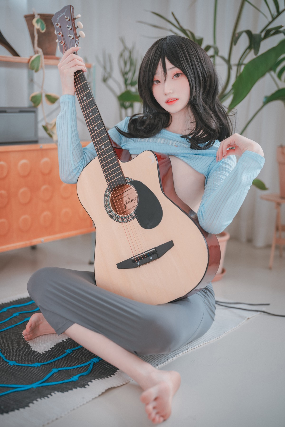 xgyw.top_[DJAWA]No.165_模特Bambi_iila illa主题私房性感吉他妹妹服饰半脱露火辣身材诱惑写真144P