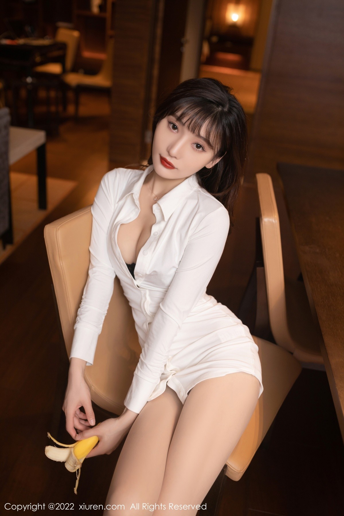 xgyw.top_XiuRen第5425期_模特陆萱萱脱性感白色上衣露黑色蕾丝内衣秀完美身材诱惑写真78P