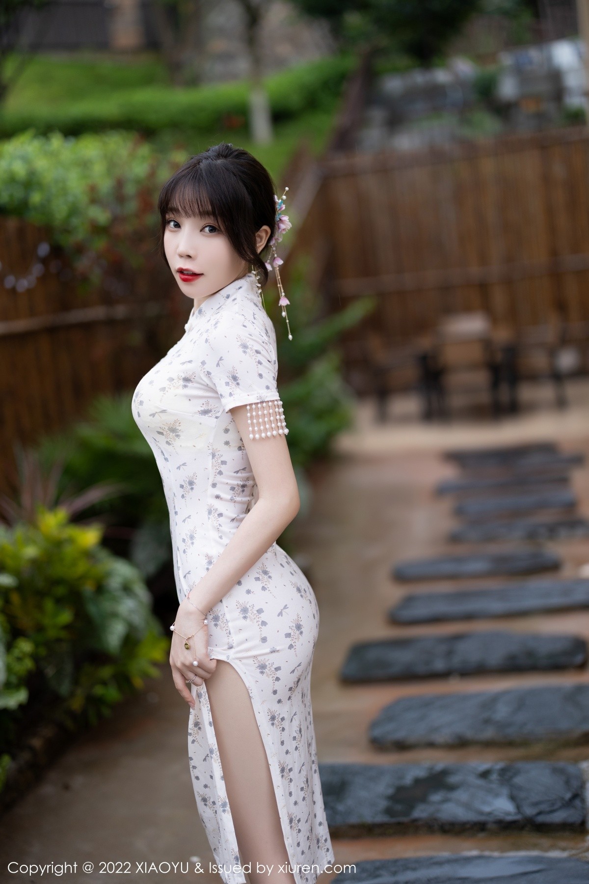 xgyw.top_[XiaoYu画语界]Vol.838_女神徐莉芝Booty户外性感浅色旗袍 白色网纱服饰完美诱惑写真86P