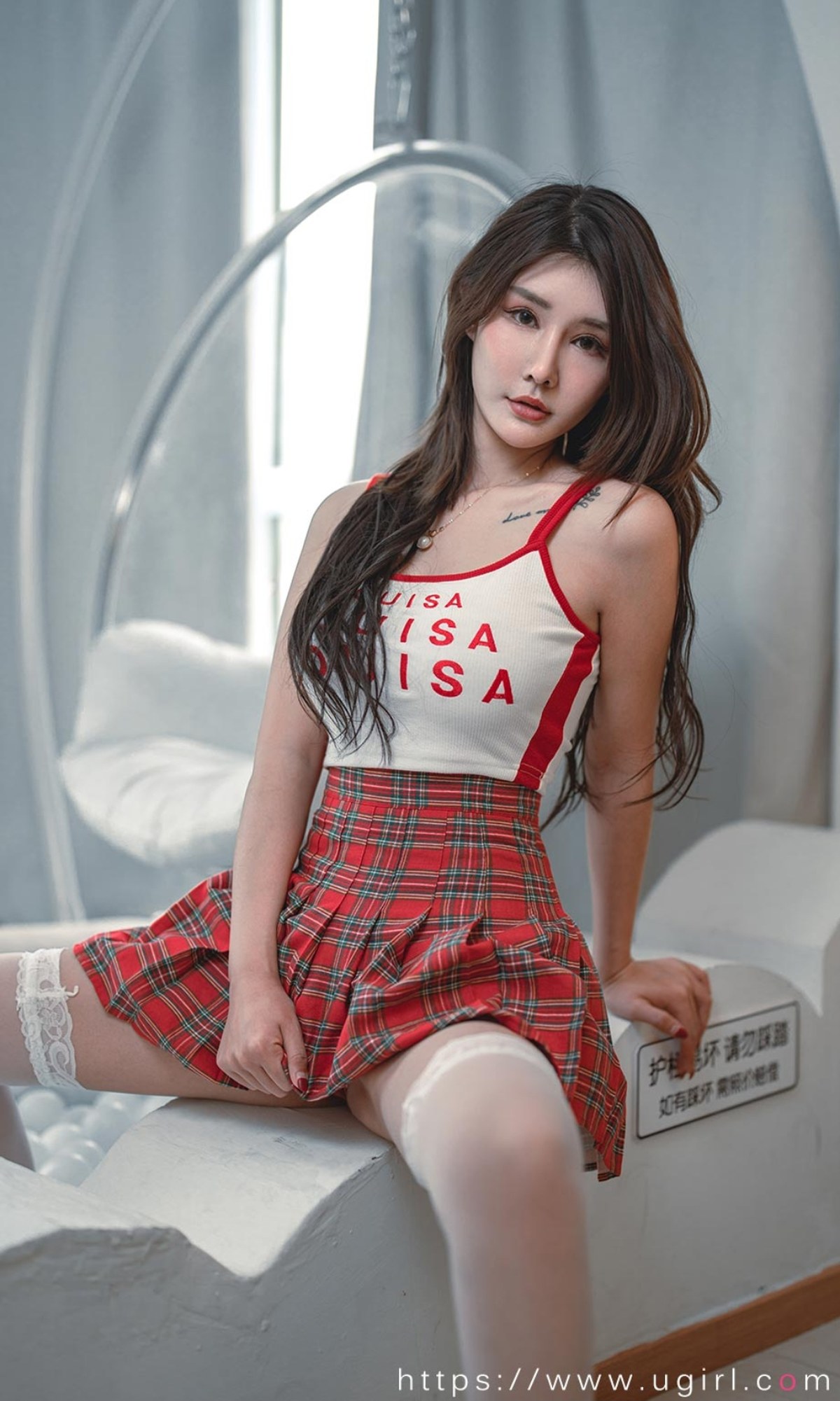 xgyw.top_[Ugirls爱尤物]No.2391_模特夏沫沫tifa性感红色格子连衣裙配白色蕾丝袜完美诱惑写真35P