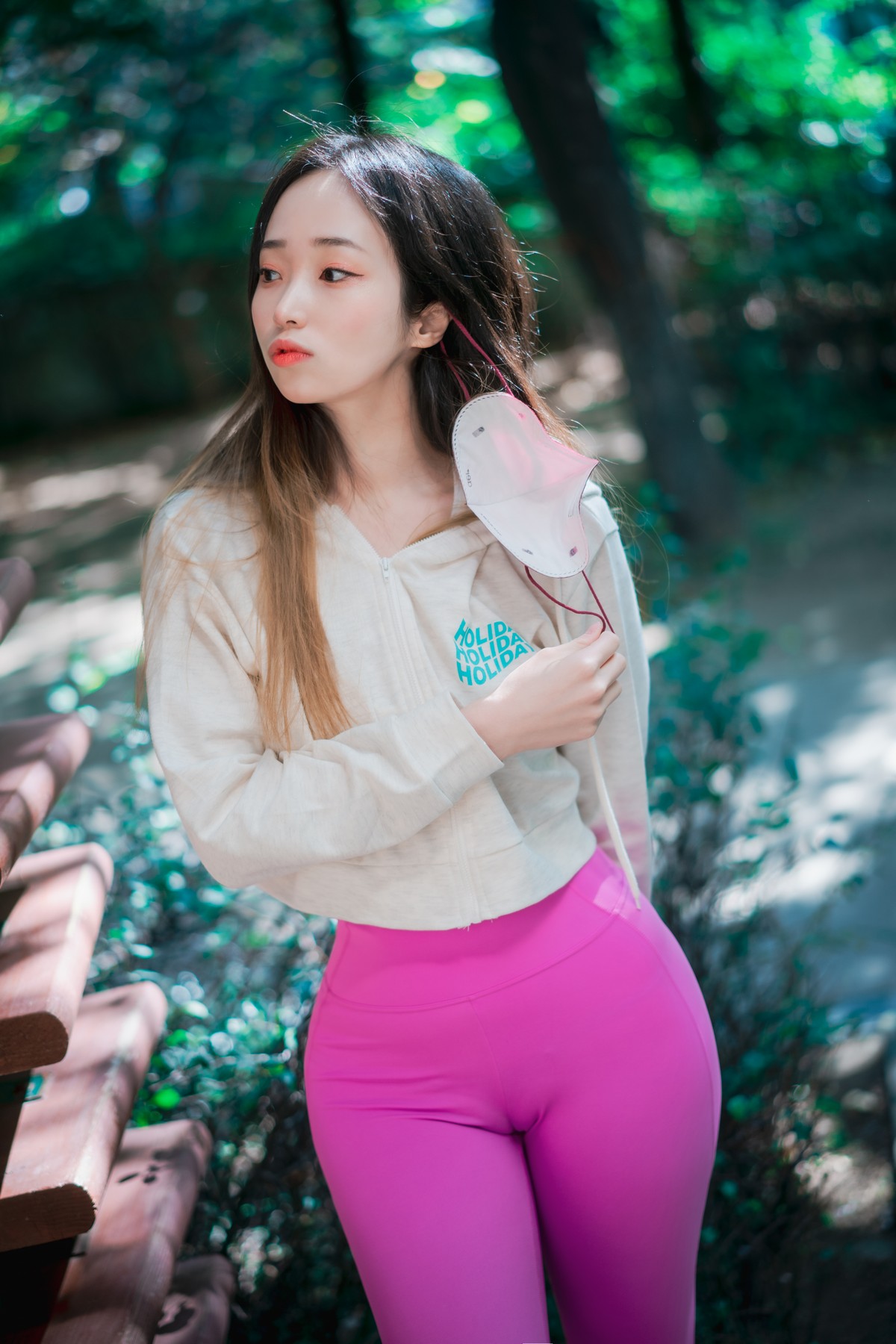 xgyw.top_[DJAWA]No.166_模特Bambi_Loose and Tight Violet主题白色短T配紧身运动裤诱惑写真174P