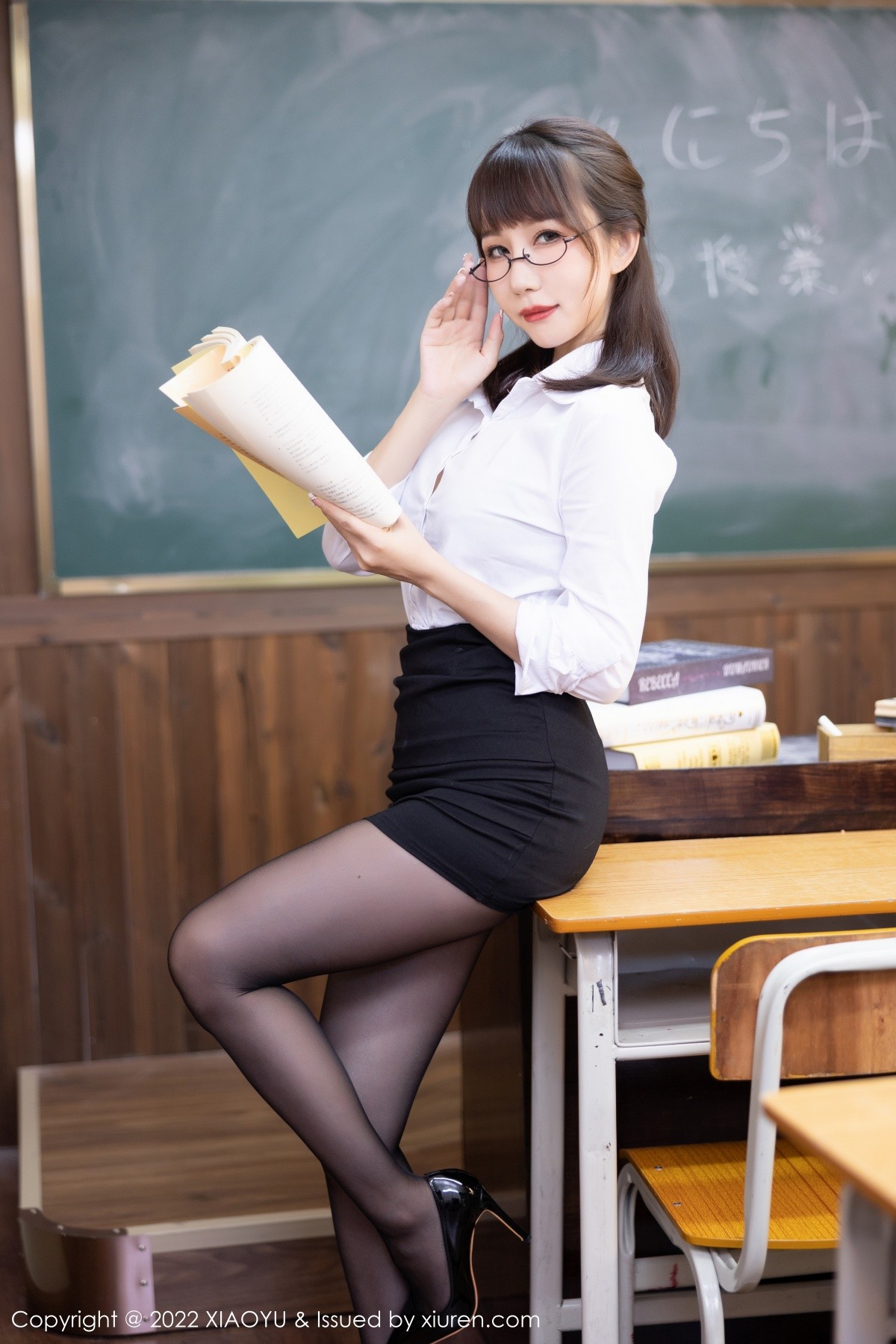 xgyw.top_[XiaoYu画语界]Vol.839_新人模特波巧酱教师角色扮演脱制服露性感黑色蕾丝内衣诱惑写真74P