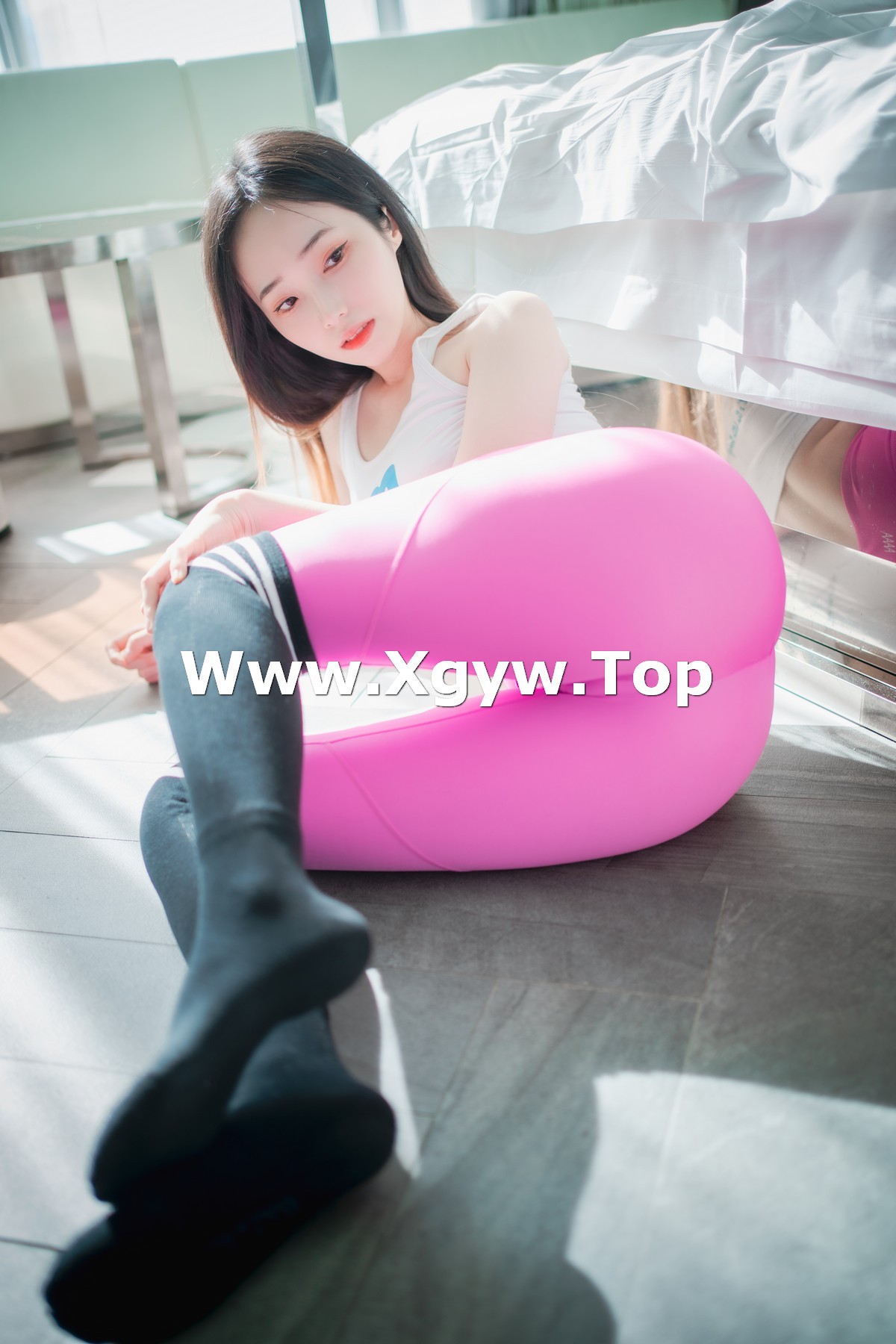 xgyw.top_[DJAWA]No.166_模特Bambi_Loose and Tight Violet主题白色短T配紧身运动裤诱惑写真174P