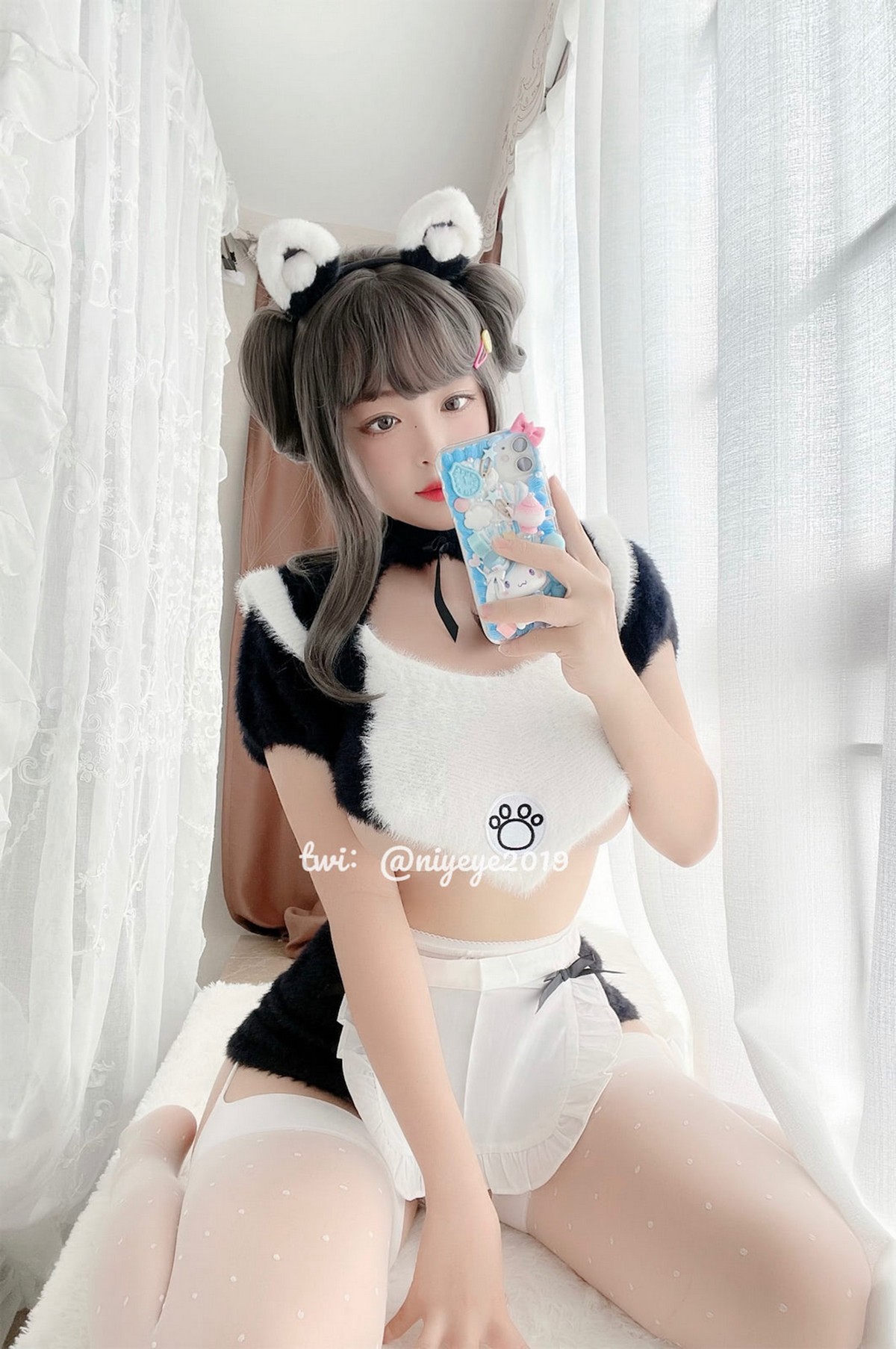 xgyw.top_萌系小姐姐白烨碧蓝航线可畏奶牛主题性感三点式内衣秀傲人豪乳撩人诱惑写真52P