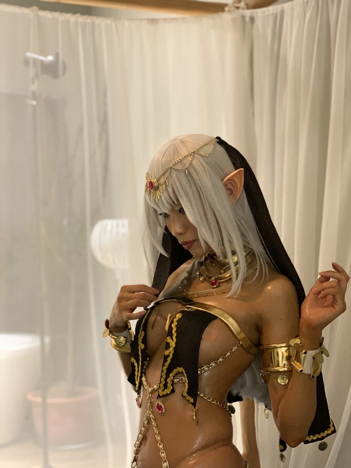 xgyw.top_网络美女eliza喵喵Mistioria Arte主题性感情趣服饰露油亮肌肤秀火辣身材诱惑写真59P