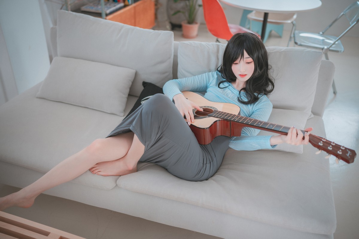xgyw.top_[DJAWA]No.165_模特Bambi_iila illa主题私房性感吉他妹妹服饰半脱露火辣身材诱惑写真144P