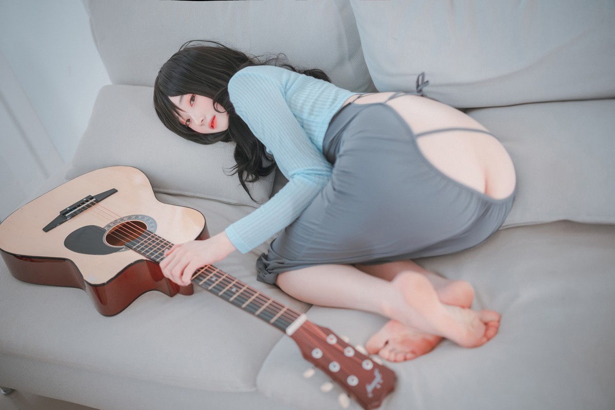 xgyw.top_[DJAWA]No.165_模特Bambi_iila illa主题私房性感吉他妹妹服饰半脱露火辣身材诱惑写真144P