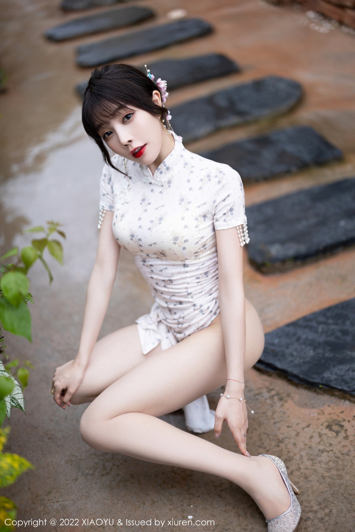 xgyw.top_[XiaoYu画语界]Vol.838_女神徐莉芝Booty户外性感浅色旗袍 白色网纱服饰完美诱惑写真86P