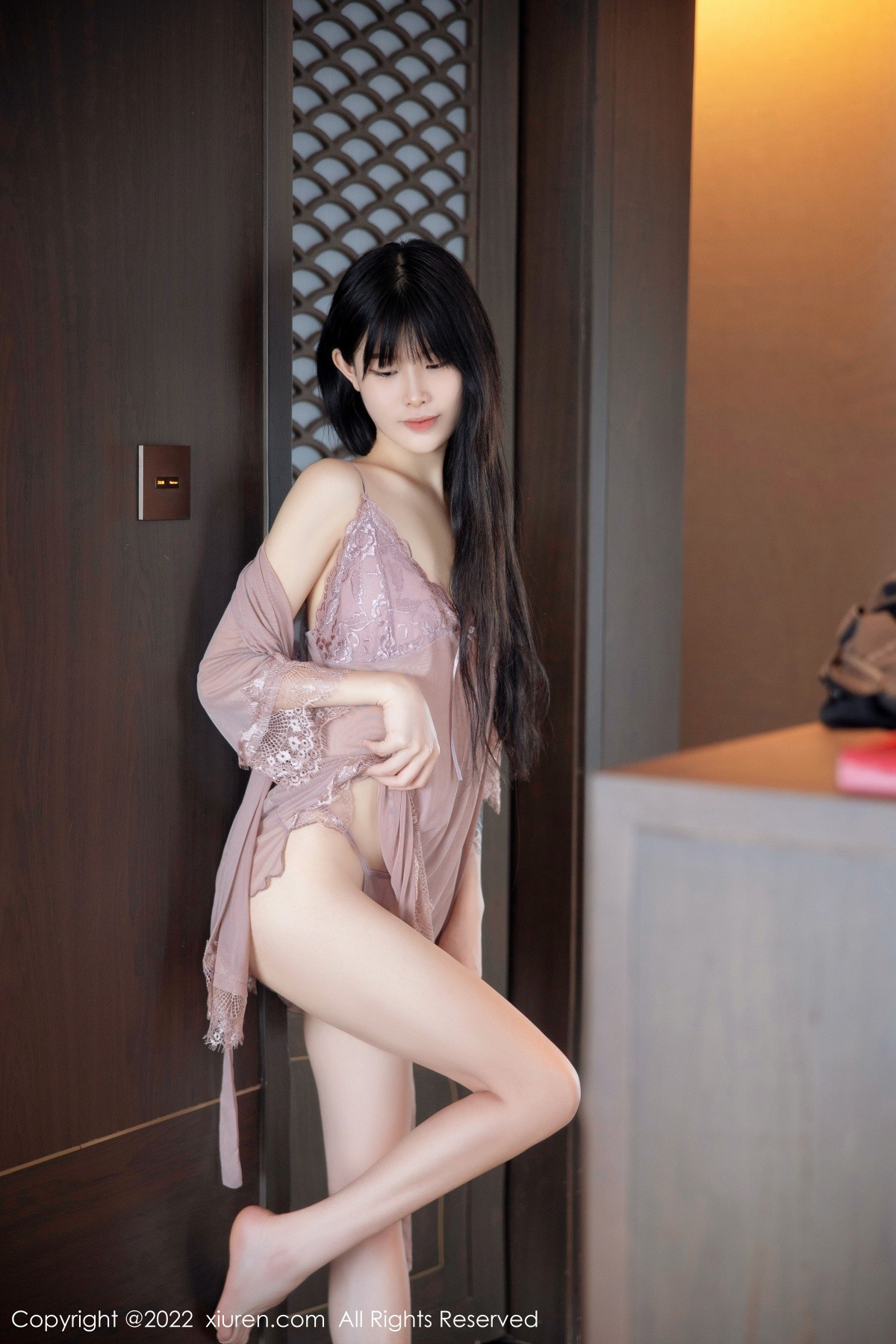 xgyw.top_XiuRen第5408期_模特77qiqi私房淡紫睡衣透视秀完美身材性感美腿撩人诱惑写真69P