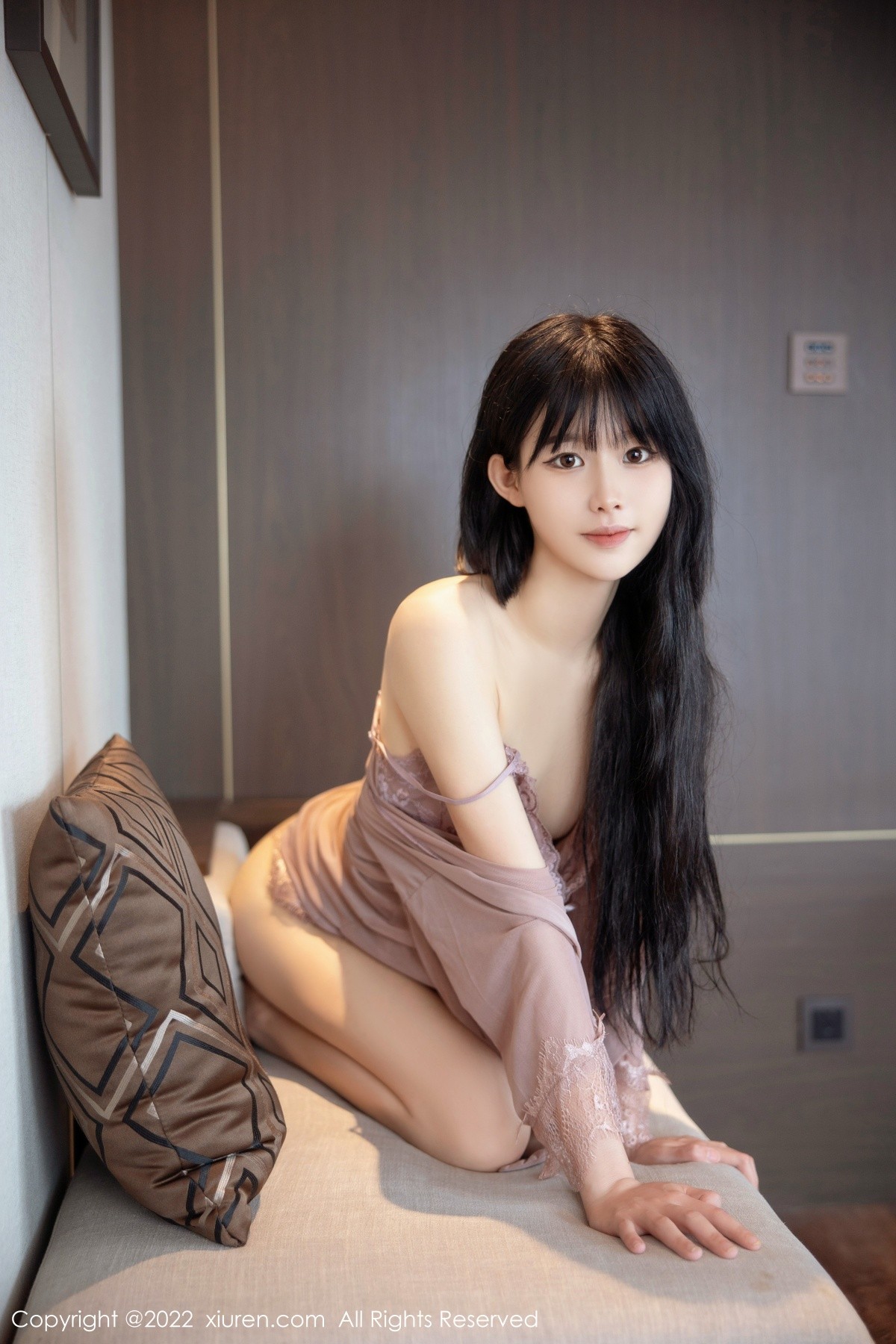 xgyw.top_XiuRen第5408期_模特77qiqi私房淡紫睡衣透视秀完美身材性感美腿撩人诱惑写真69P