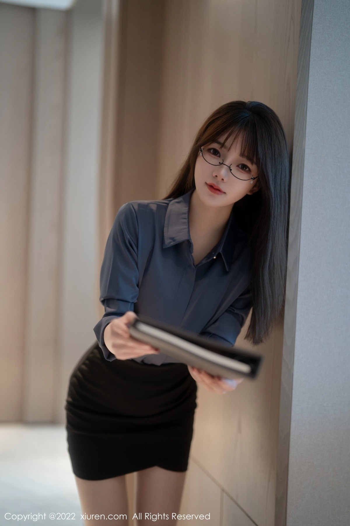 xgyw.top_XiuRen第5419期_模特婠婠么文员角色扮演半脱露蕾丝内衣超薄无内肉丝诱惑写真75P