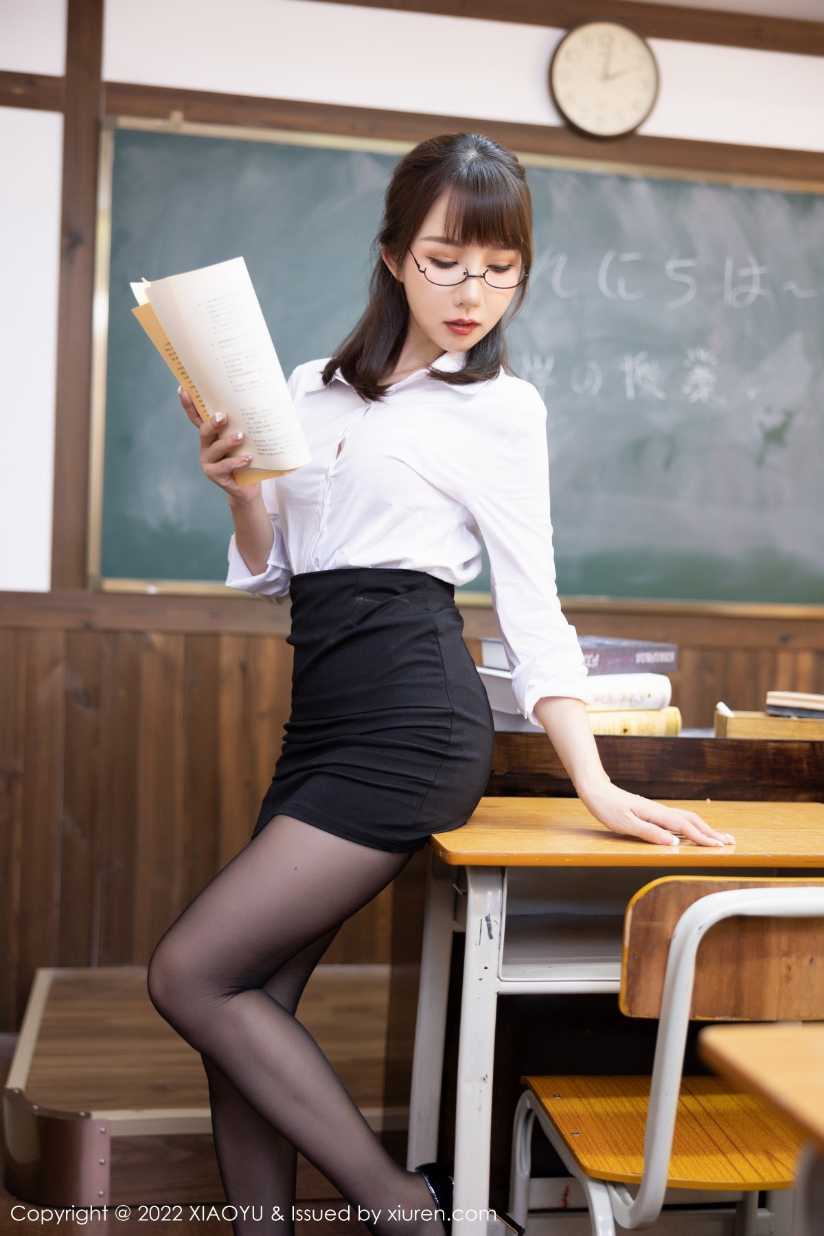 xgyw.top_[XiaoYu画语界]Vol.839_新人模特波巧酱教师角色扮演脱制服露性感黑色蕾丝内衣诱惑写真74P