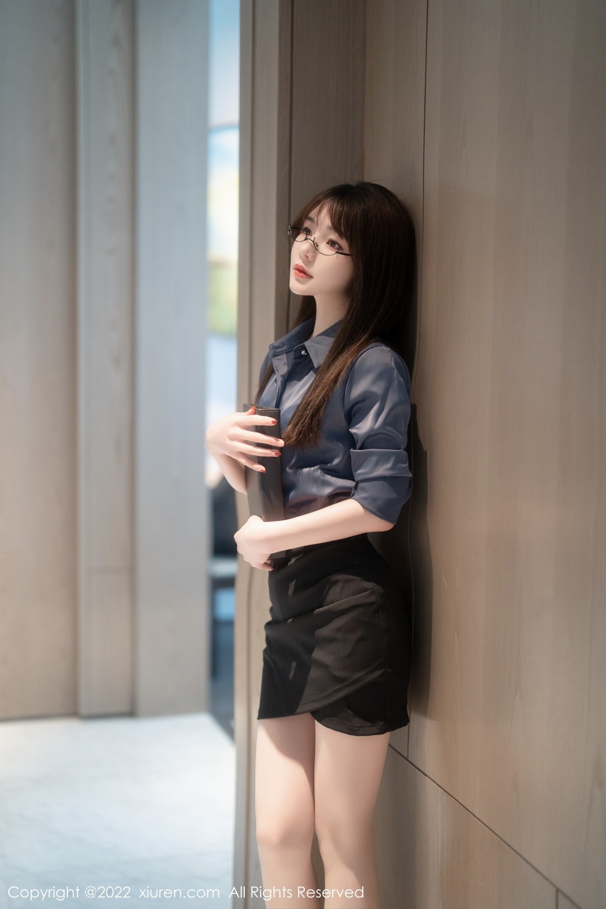 xgyw.top_XiuRen第5419期_模特婠婠么文员角色扮演半脱露蕾丝内衣超薄无内肉丝诱惑写真75P