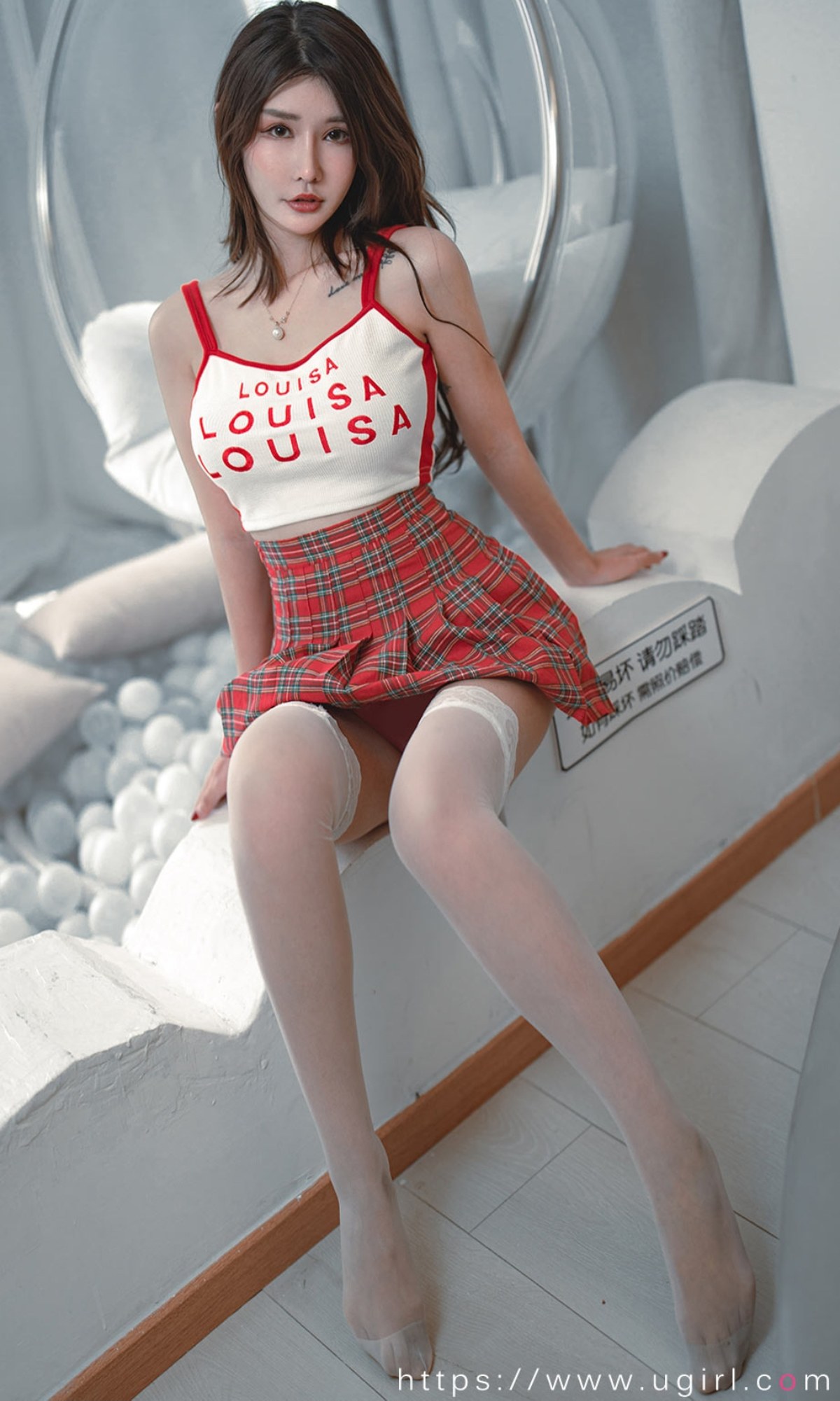 xgyw.top_[Ugirls爱尤物]No.2391_模特夏沫沫tifa性感红色格子连衣裙配白色蕾丝袜完美诱惑写真35P