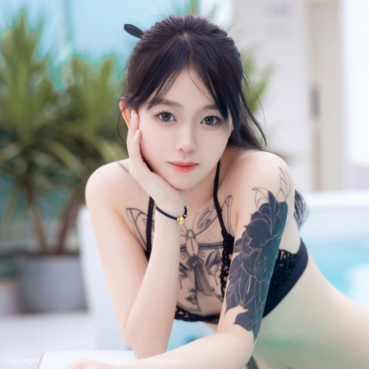 xgyw.top_XiuRen第5422期_模特奶瓶大理旅拍泳池性感黑色比基尼秀曼妙身姿迷人诱惑写真75P
