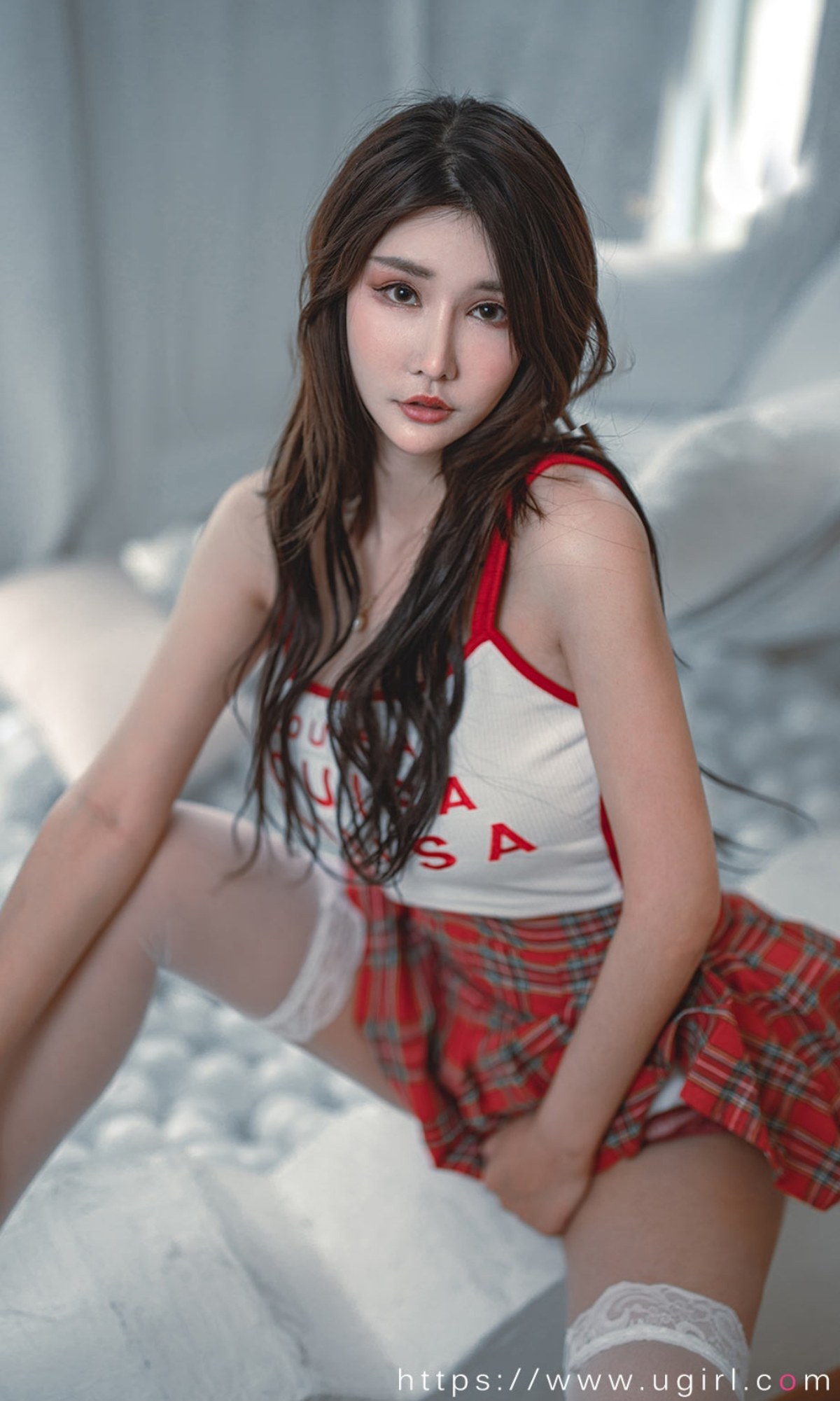 xgyw.top_[Ugirls爱尤物]No.2391_模特夏沫沫tifa性感红色格子连衣裙配白色蕾丝袜完美诱惑写真35P