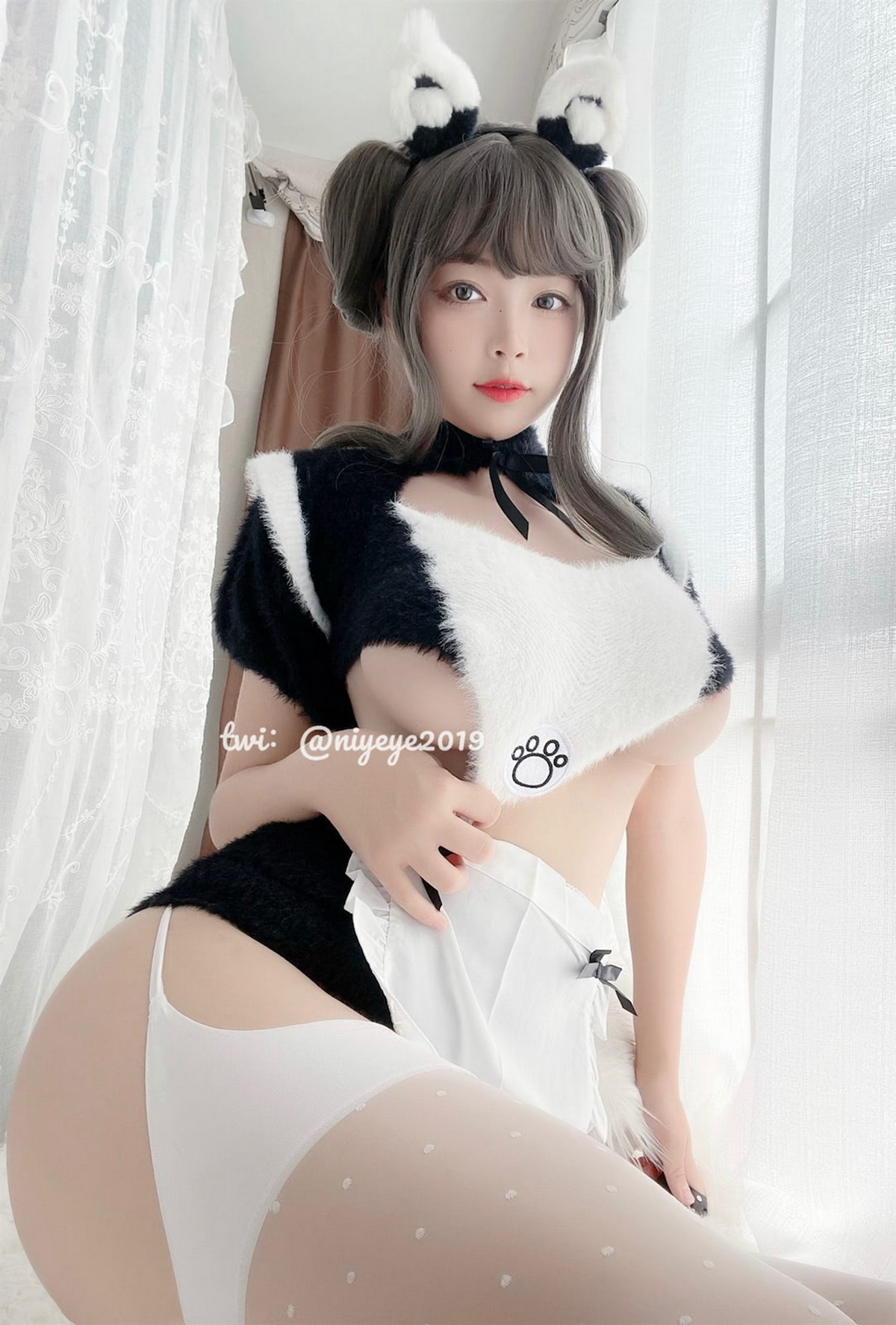 xgyw.top_萌系小姐姐白烨碧蓝航线可畏奶牛主题性感三点式内衣秀傲人豪乳撩人诱惑写真52P