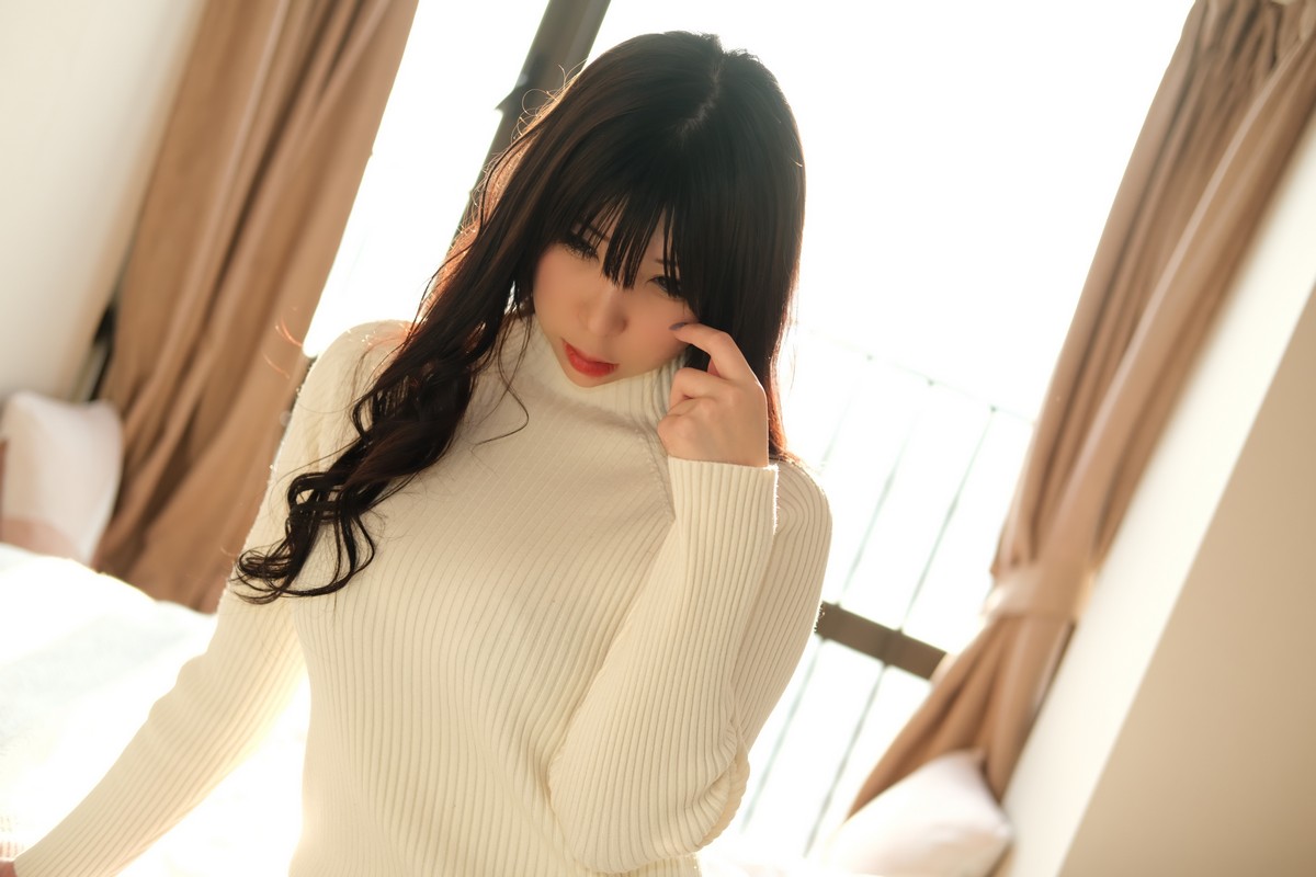 xgyw.top_Coser美女鹿野希白色针织衣主题私房半脱露性感黑色内衣配黑丝袜丰满诱惑写真102P