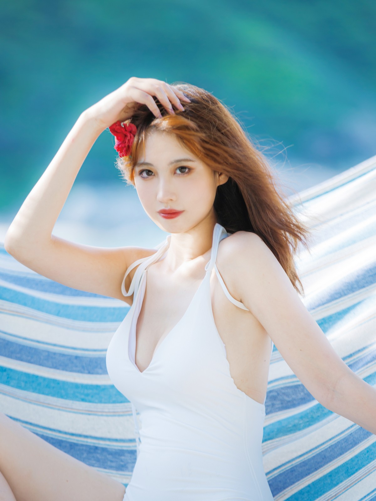 xgyw.top_次元少女念雪ww日暮温柔主题户外海边性感白色连体比基尼秀完美身材诱惑写真39P