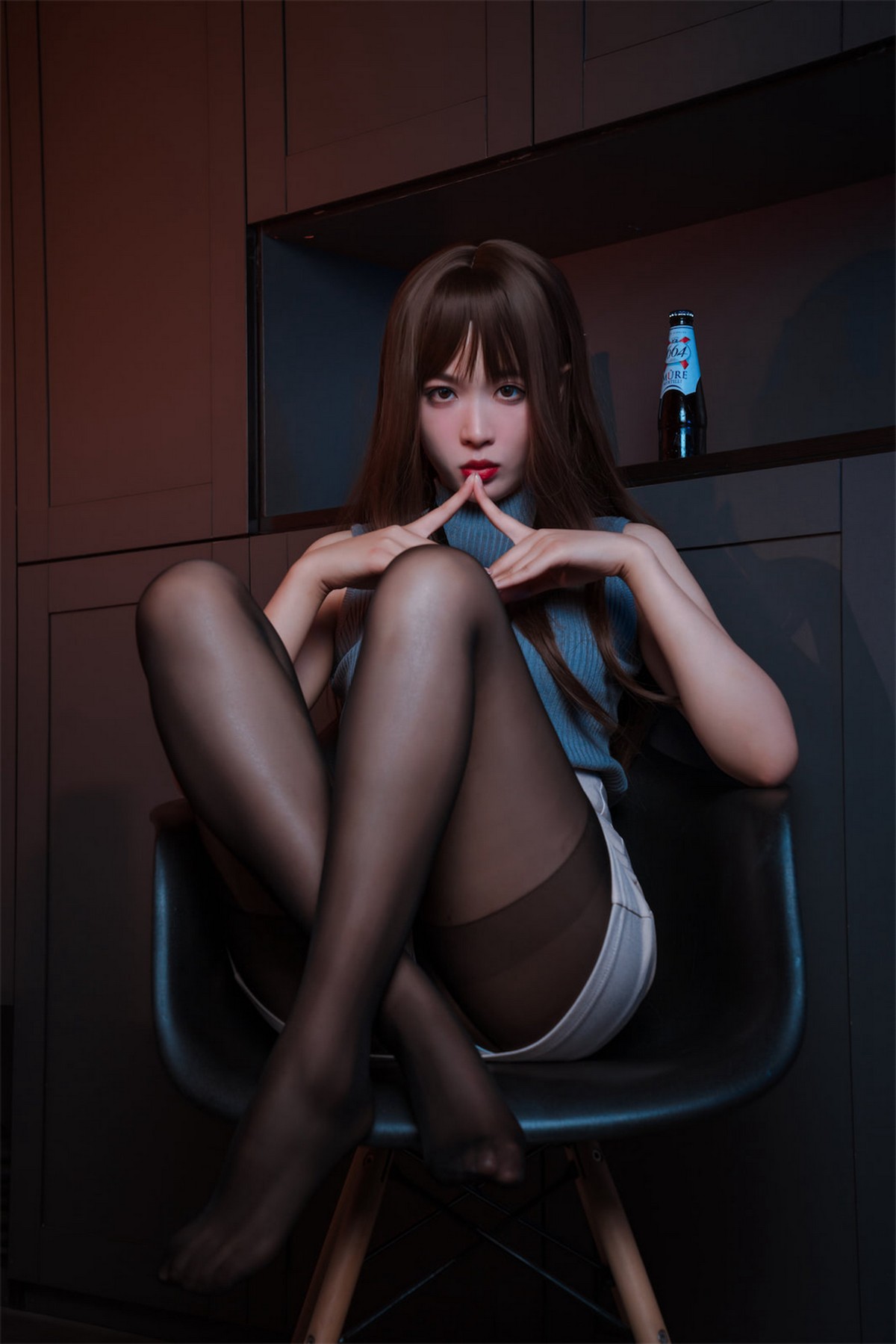 xgyw.top_网络美女轩萧学姐微醺喝醉了ol主题私房白色短裙下超薄黑丝秀翘臀美腿诱惑写真57P