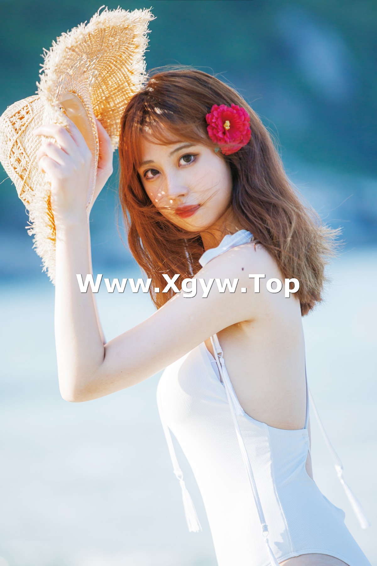 xgyw.top_次元少女念雪ww日暮温柔主题户外海边性感白色连体比基尼秀完美身材诱惑写真39P