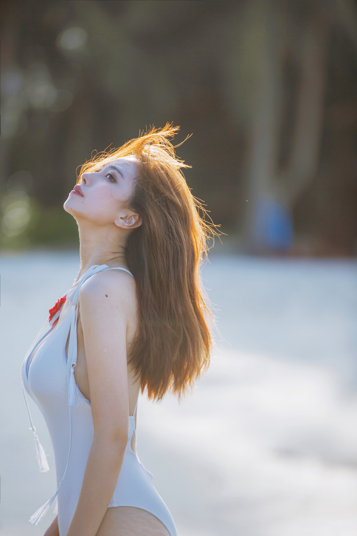 xgyw.top_次元少女念雪ww日暮温柔主题户外海边性感白色连体比基尼秀完美身材诱惑写真39P