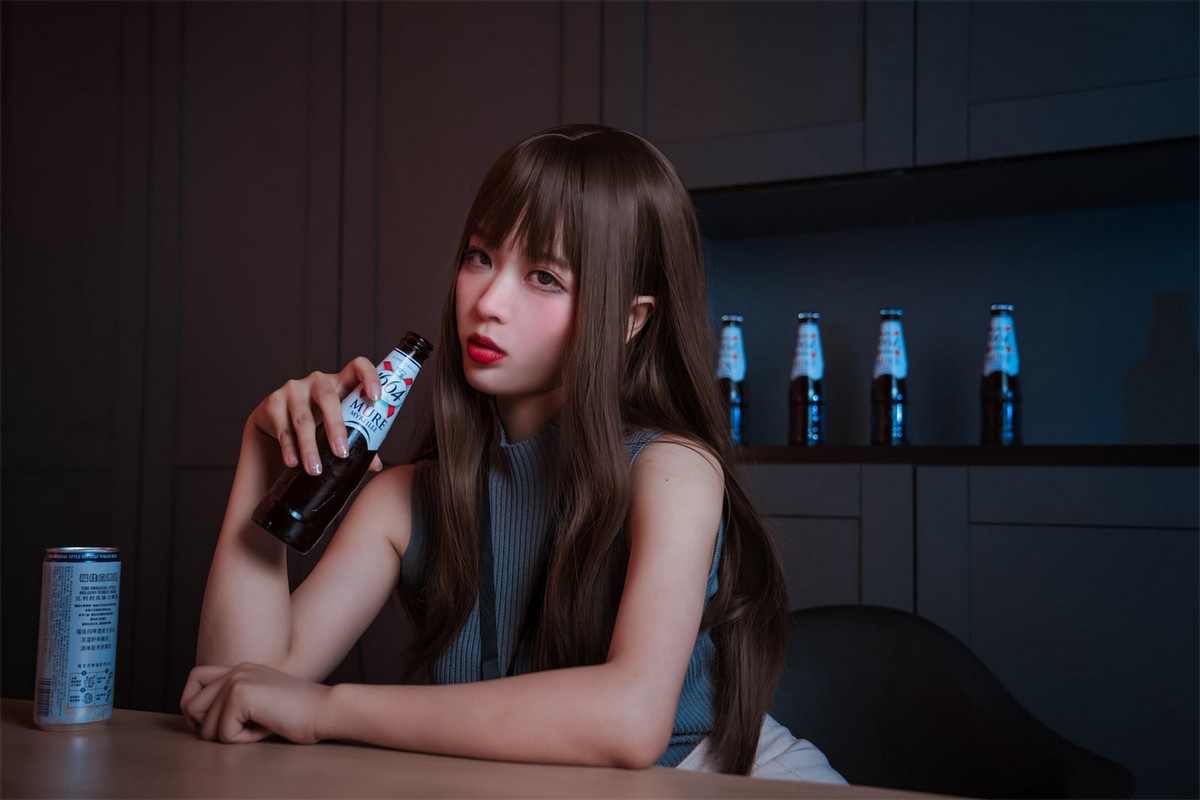 xgyw.top_网络美女轩萧学姐微醺喝醉了ol主题私房白色短裙下超薄黑丝秀翘臀美腿诱惑写真57P