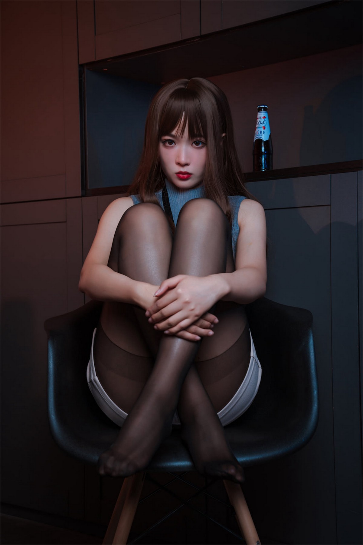 xgyw.top_网络美女轩萧学姐微醺喝醉了ol主题私房白色短裙下超薄黑丝秀翘臀美腿诱惑写真57P