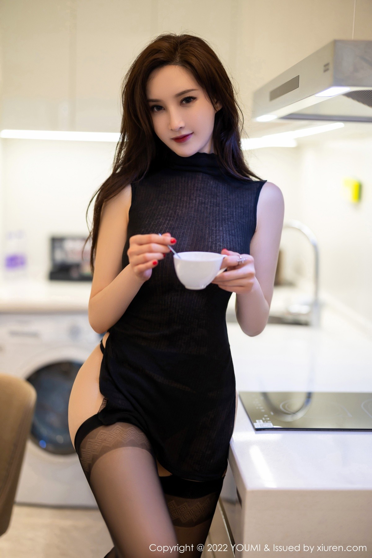 xgyw.top_[YouMi尤蜜荟]Vol.828_女神Carol小肥莹性感黑色高领轻透上衣配黑丝吊袜极致魅惑写真73P