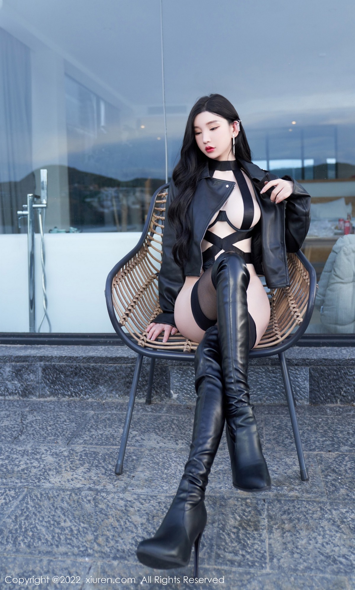 xgyw.top_XiuRen第5433期_女神周于希Sally心愿旅拍半脱露性感黑色情趣内衣撩人诱惑写真73P