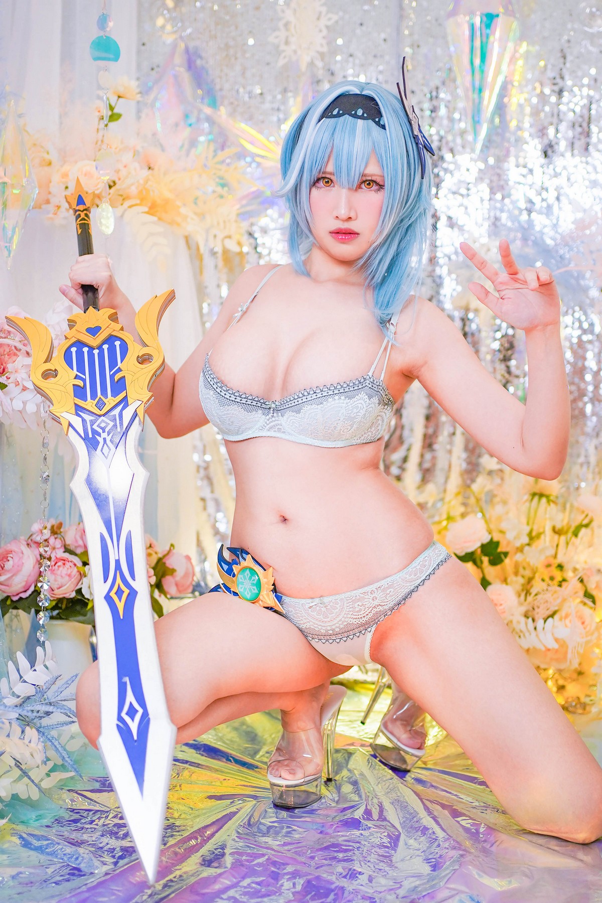xgyw.top_Coser美女萱-KaYa优菈主题美女武士装扮性感内衣秀傲人豪乳撩人诱惑写真38P