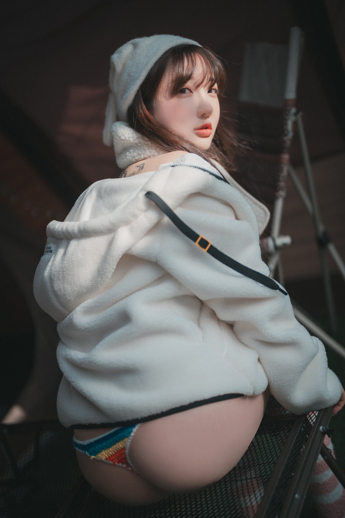 xgyw.top_[DJAWA]No.169_Yeeun_Romantic Winter Glamping主题白色针织内衣秀豪乳诱惑写真99P