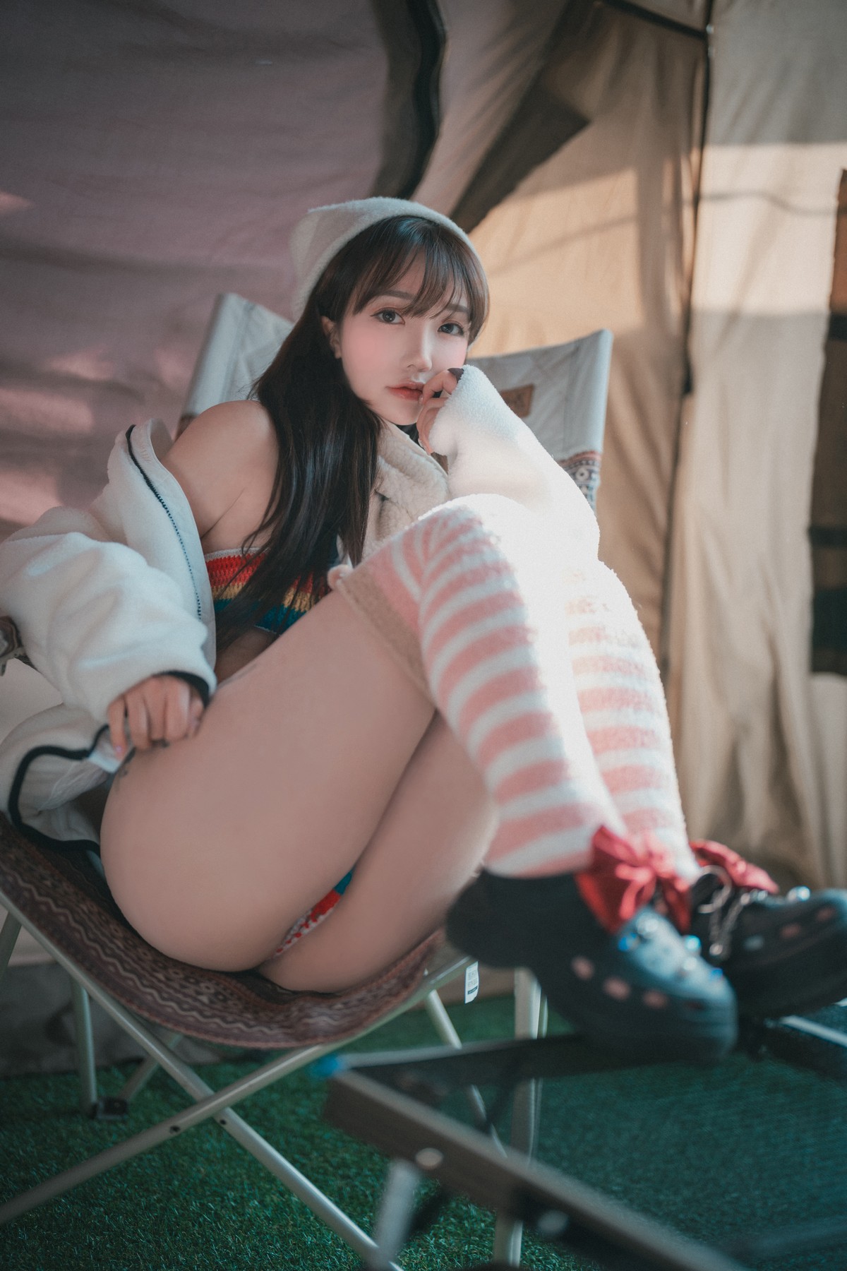 xgyw.top_[DJAWA]No.169_Yeeun_Romantic Winter Glamping主题白色针织内衣秀豪乳诱惑写真99P