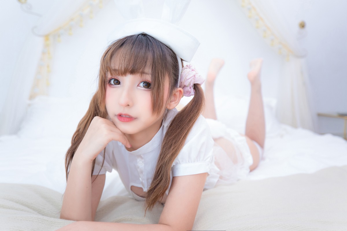 xgyw.top_萝莉美女神楽坂真冬百合情书主题居家私房性感白色服饰配白色蕾丝袜诱惑写真150P