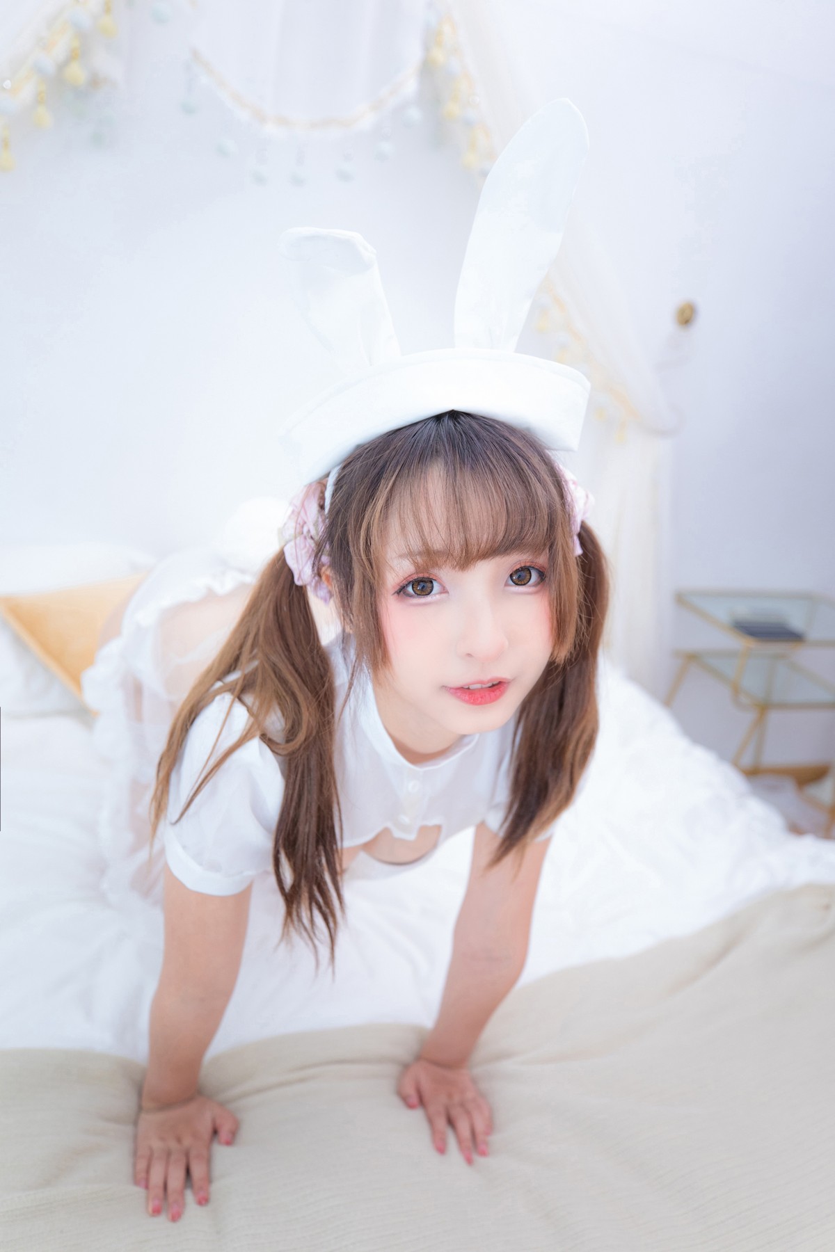 xgyw.top_萝莉美女神楽坂真冬百合情书主题居家私房性感白色服饰配白色蕾丝袜诱惑写真150P