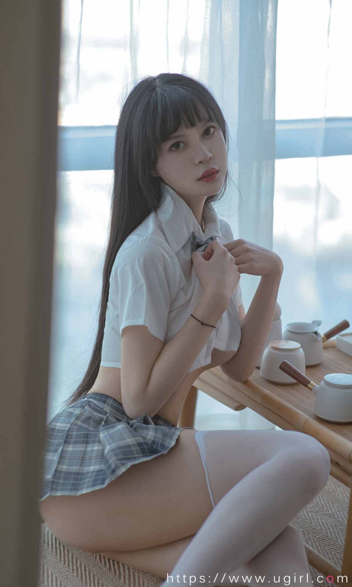 xgyw.top_[Ugirls爱尤物]No.2395_模特桃香子私房性感吊带半脱 JK制服秀完美身材诱惑写真35P