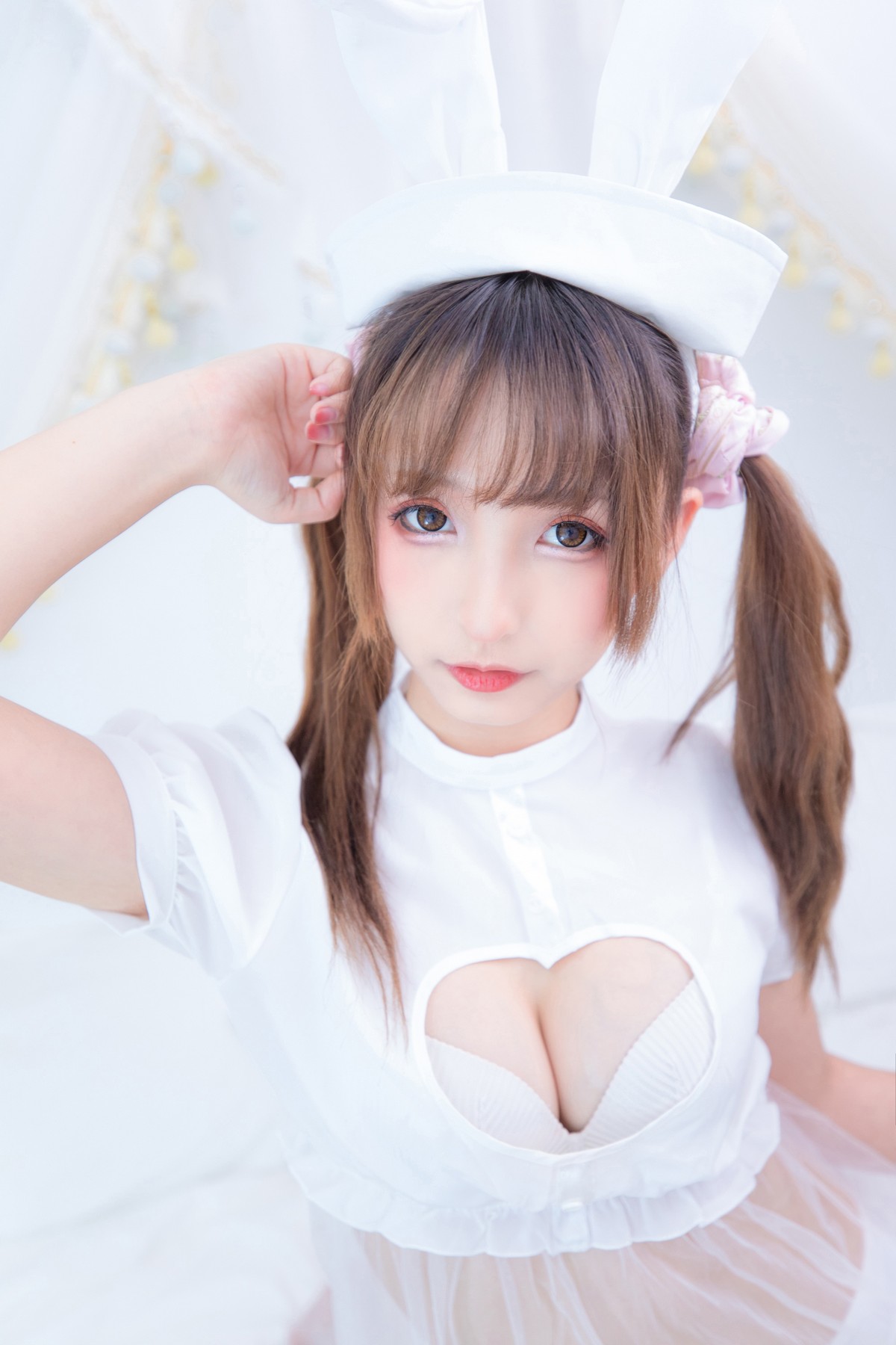 xgyw.top_萝莉美女神楽坂真冬百合情书主题居家私房性感白色服饰配白色蕾丝袜诱惑写真150P