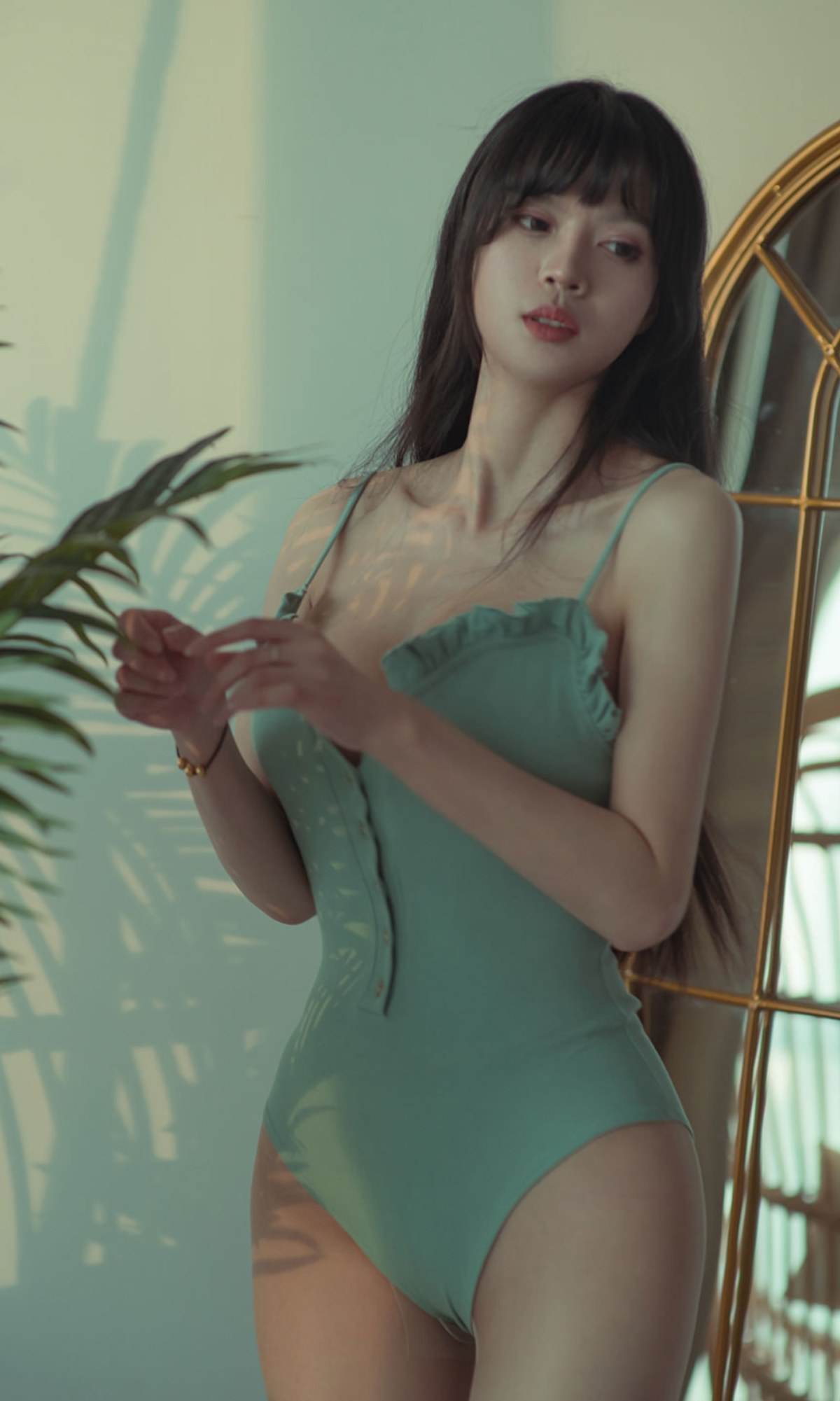 xgyw.top_[Ugirls爱尤物]No.2395_模特桃香子私房性感吊带半脱 JK制服秀完美身材诱惑写真35P