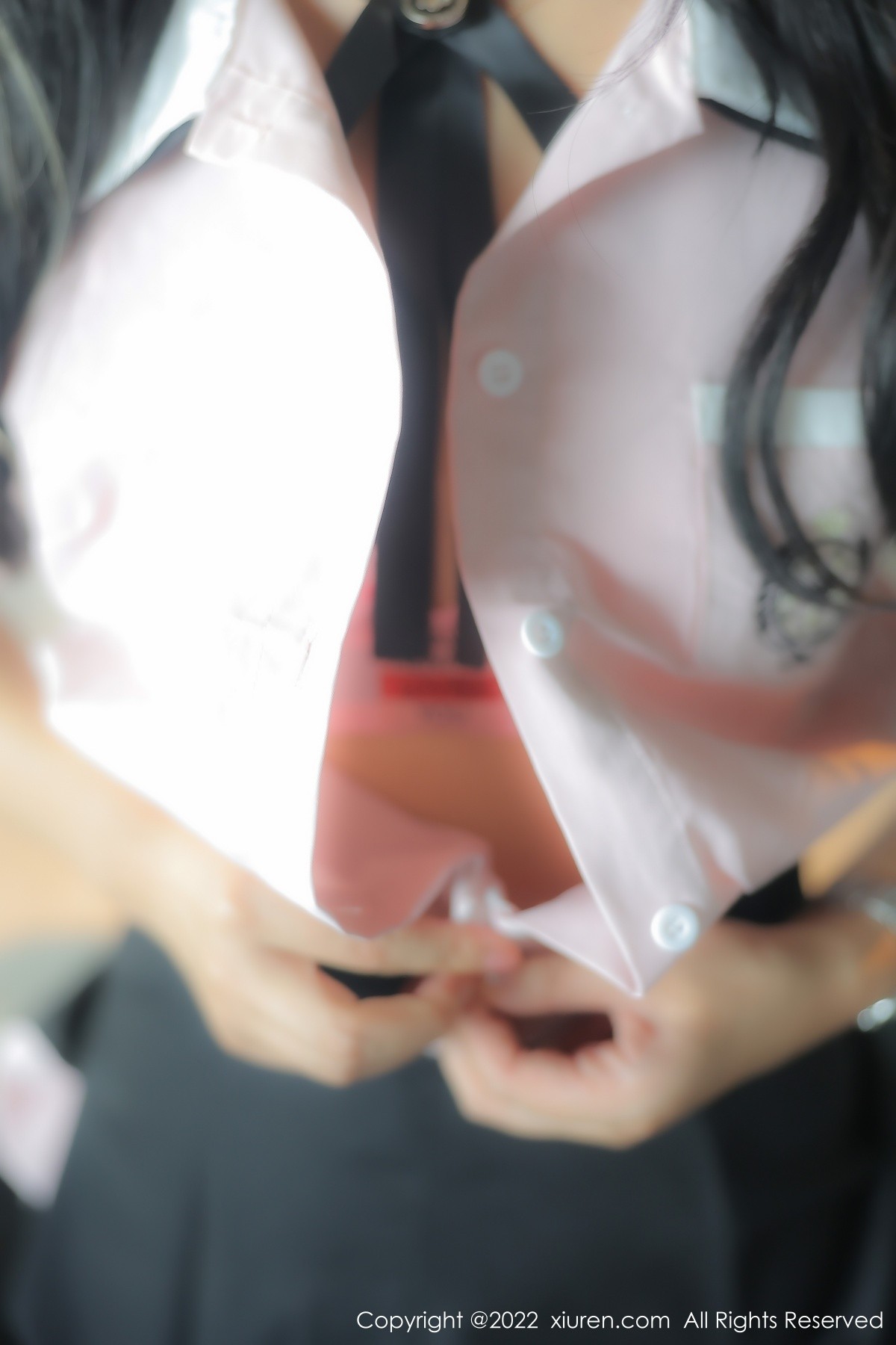 xgyw.top_XiuRen第5443期_女神小果冻儿大理旅拍性感白T配黑短裙露粉色内衣迷人诱惑写真99P