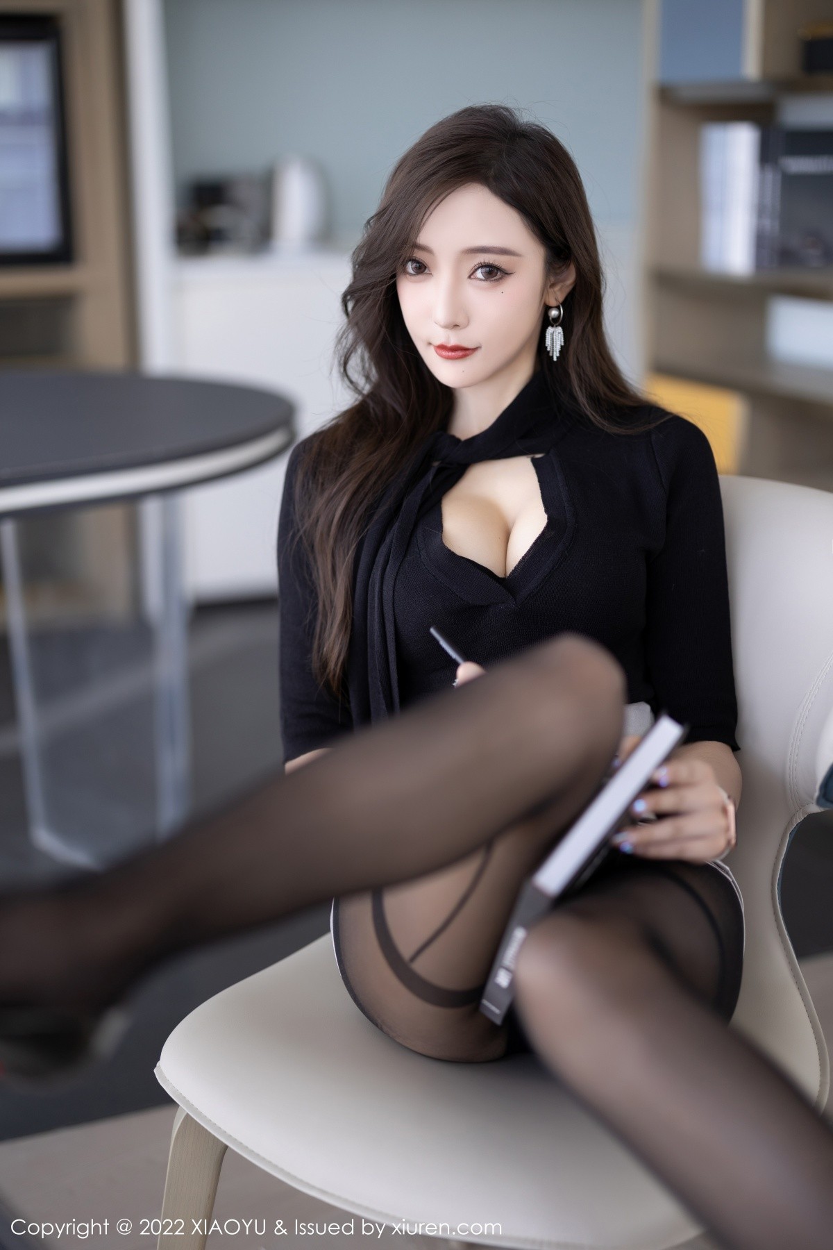 xgyw.top_[XiaoYu画语界]Vol.843_女神王馨瑶yanniOL装扮半脱露黑色蕾丝内衣秀完美身材诱惑写真80P