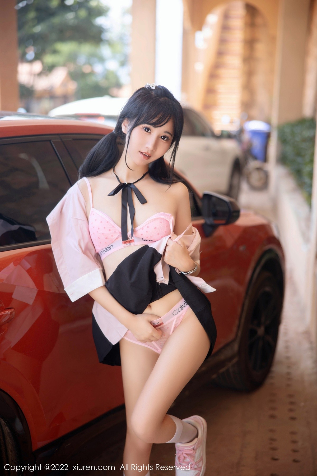 xgyw.top_XiuRen第5443期_女神小果冻儿大理旅拍性感白T配黑短裙露粉色内衣迷人诱惑写真99P