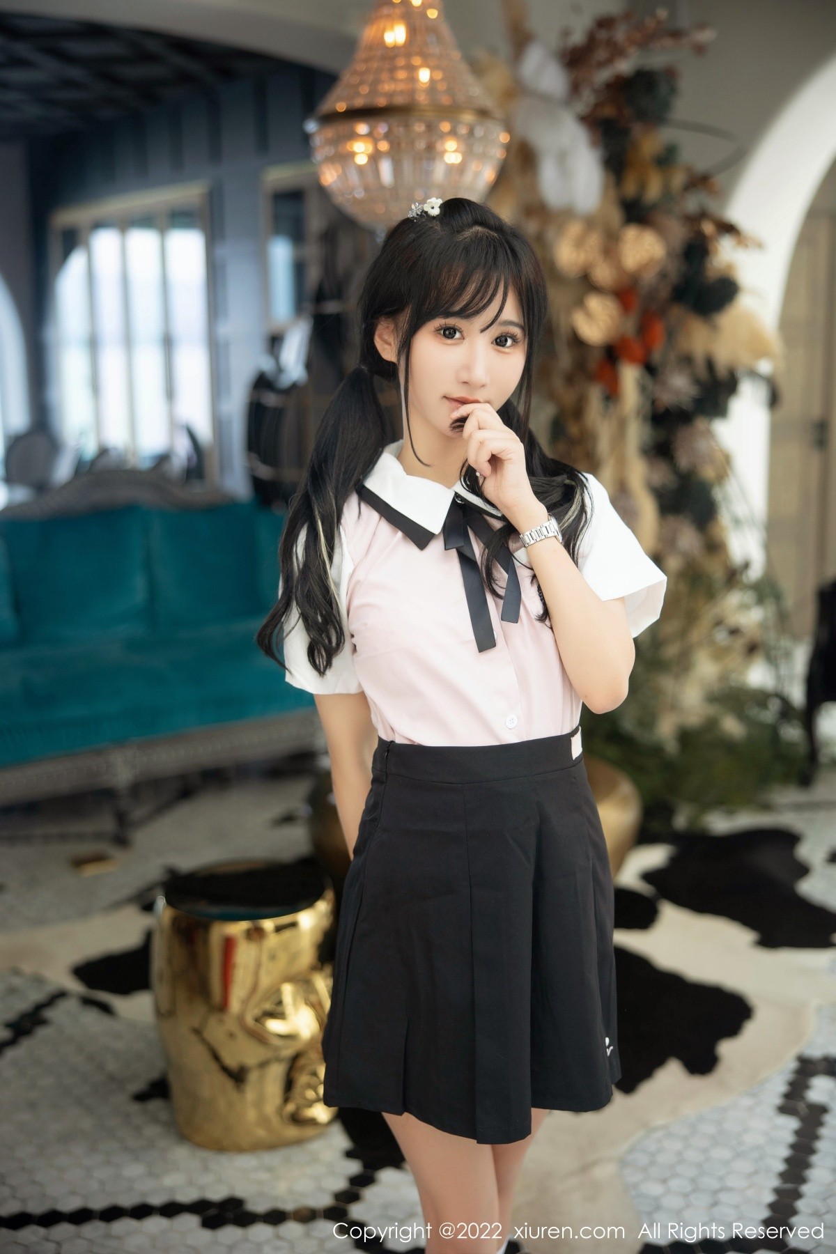 xgyw.top_XiuRen第5443期_女神小果冻儿大理旅拍性感白T配黑短裙露粉色内衣迷人诱惑写真99P