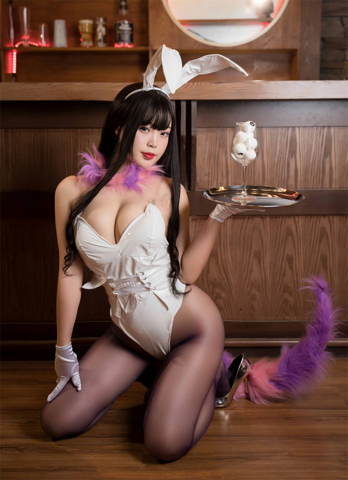 xgyw.top_萌系小姐姐白烨恶魔姐姐兔女郎主题白色高叉连体衣配超薄黑丝秀美腿诱惑写真72P