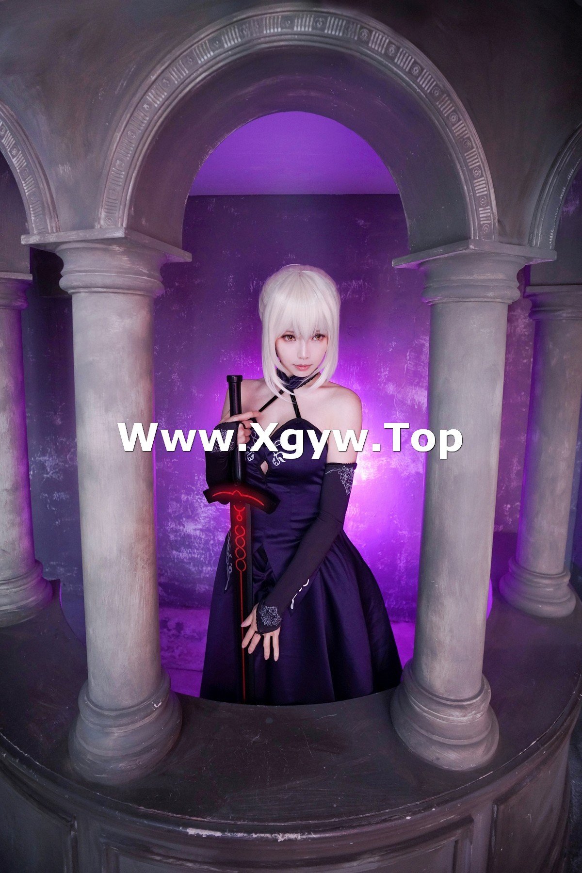 xgyw.top_Coser妹子Ely_eee黑贞主题美女武士装扮性感黑色吊带礼裙秀完美身材诱惑写真31P