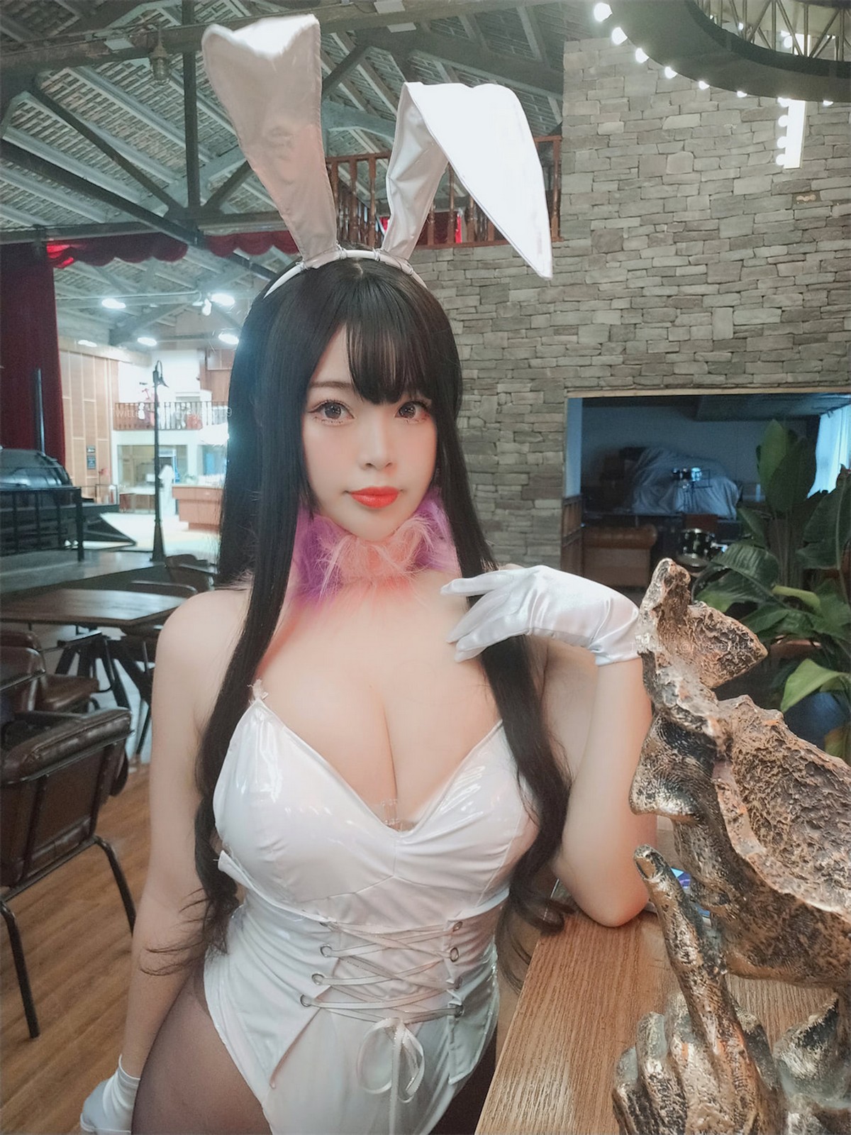 xgyw.top_萌系小姐姐白烨恶魔姐姐兔女郎主题白色高叉连体衣配超薄黑丝秀美腿诱惑写真72P
