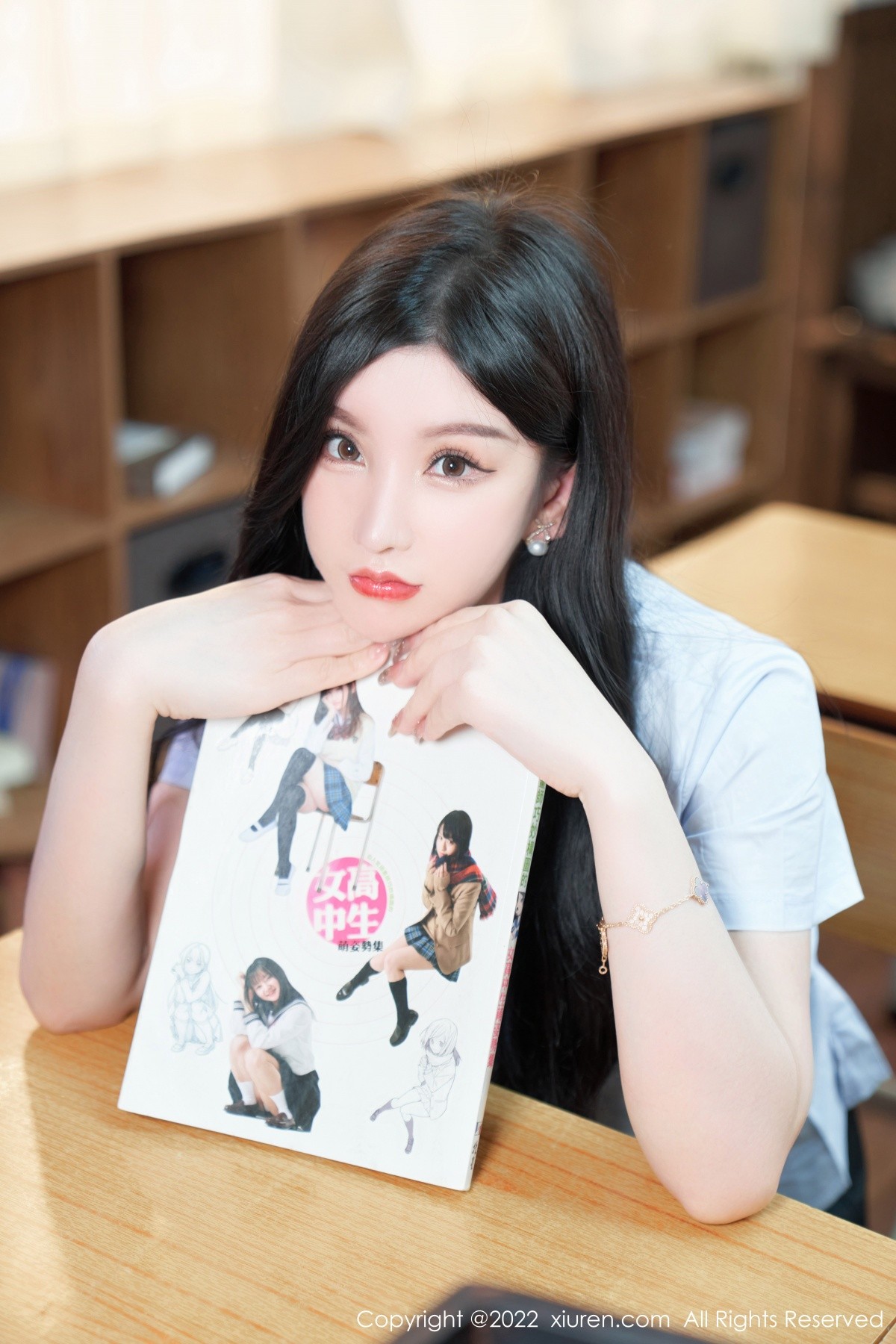 xgyw.top_XiuRen第5452期_女神周于希Sally学妹装扮半脱露黑色蕾丝边内衣撩人诱惑写真76P